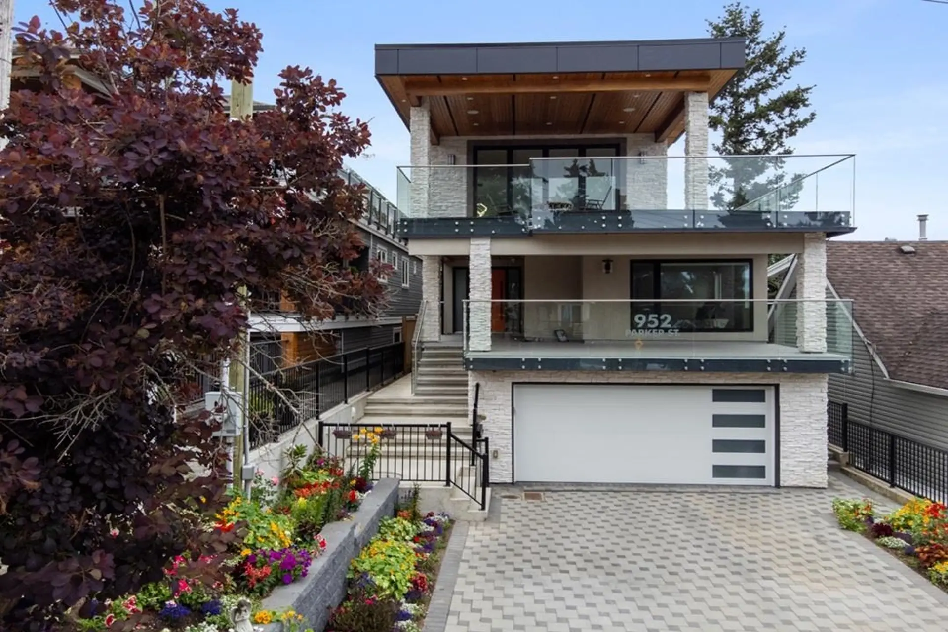 Property at 952 Parker Street, White Rock, BC