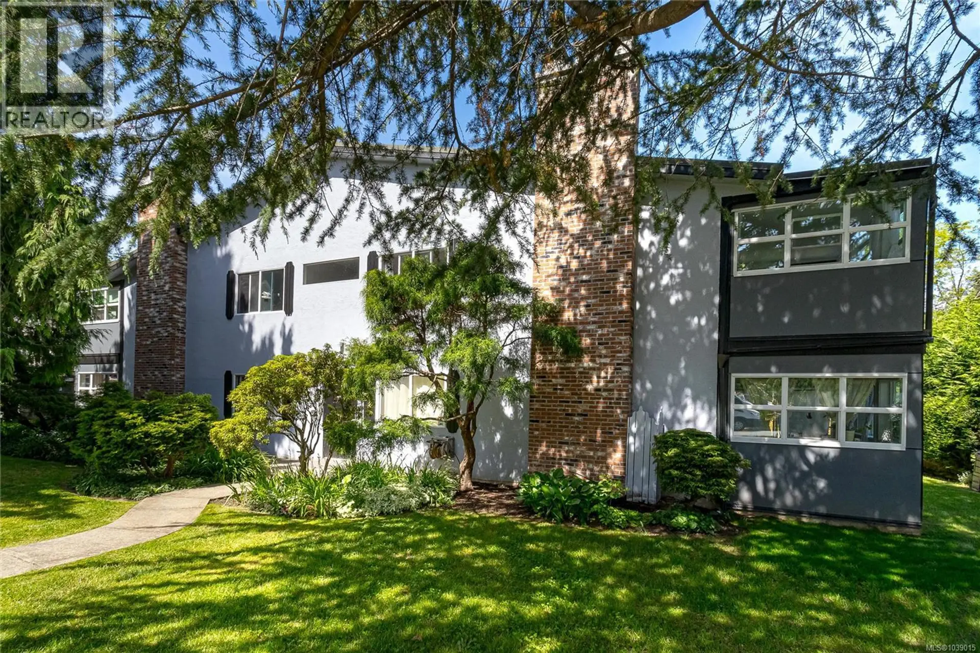 Property at #102 3244 Seaton St, Saanich, BC