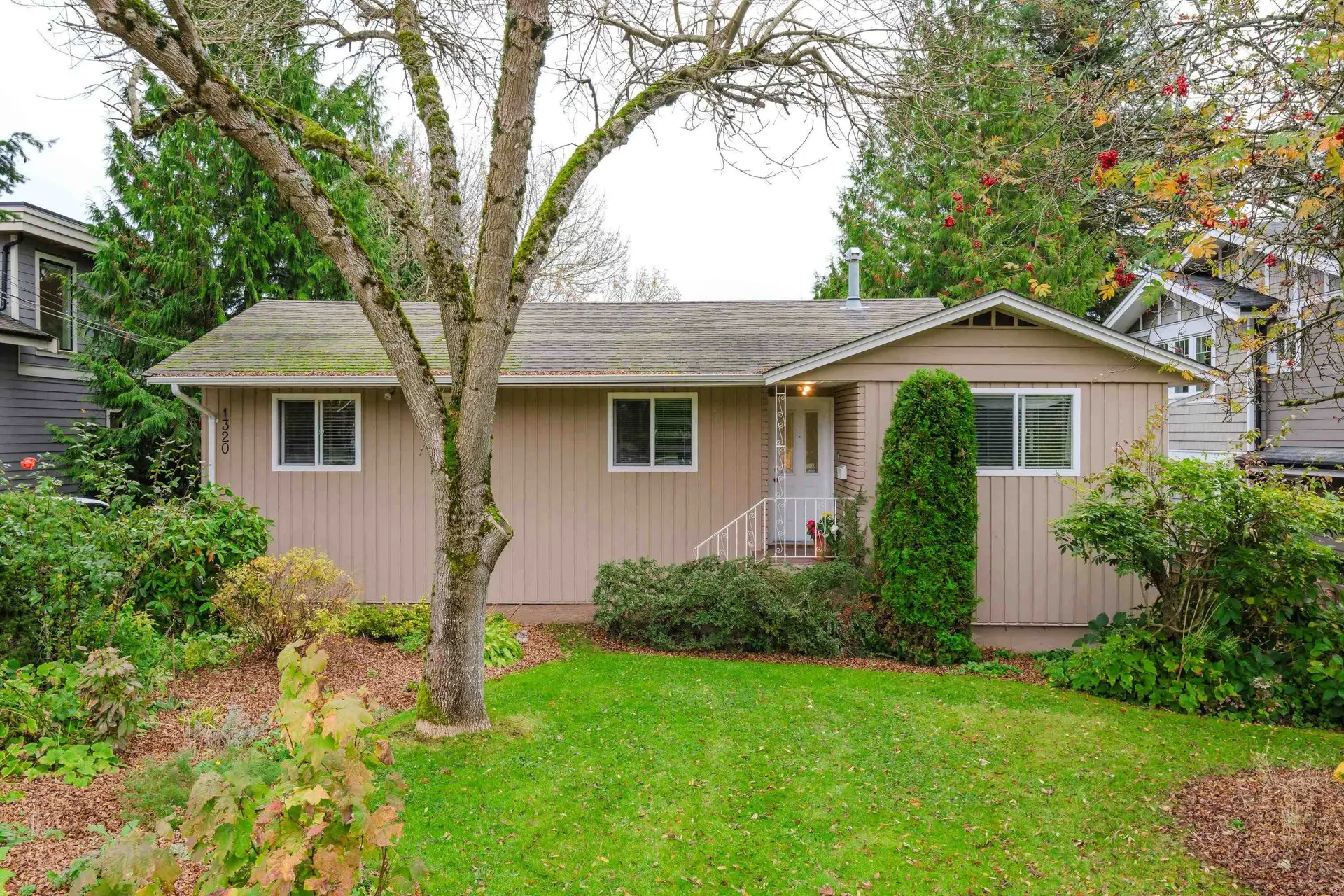 Property at 1320 Kent Street, White Rock, BC