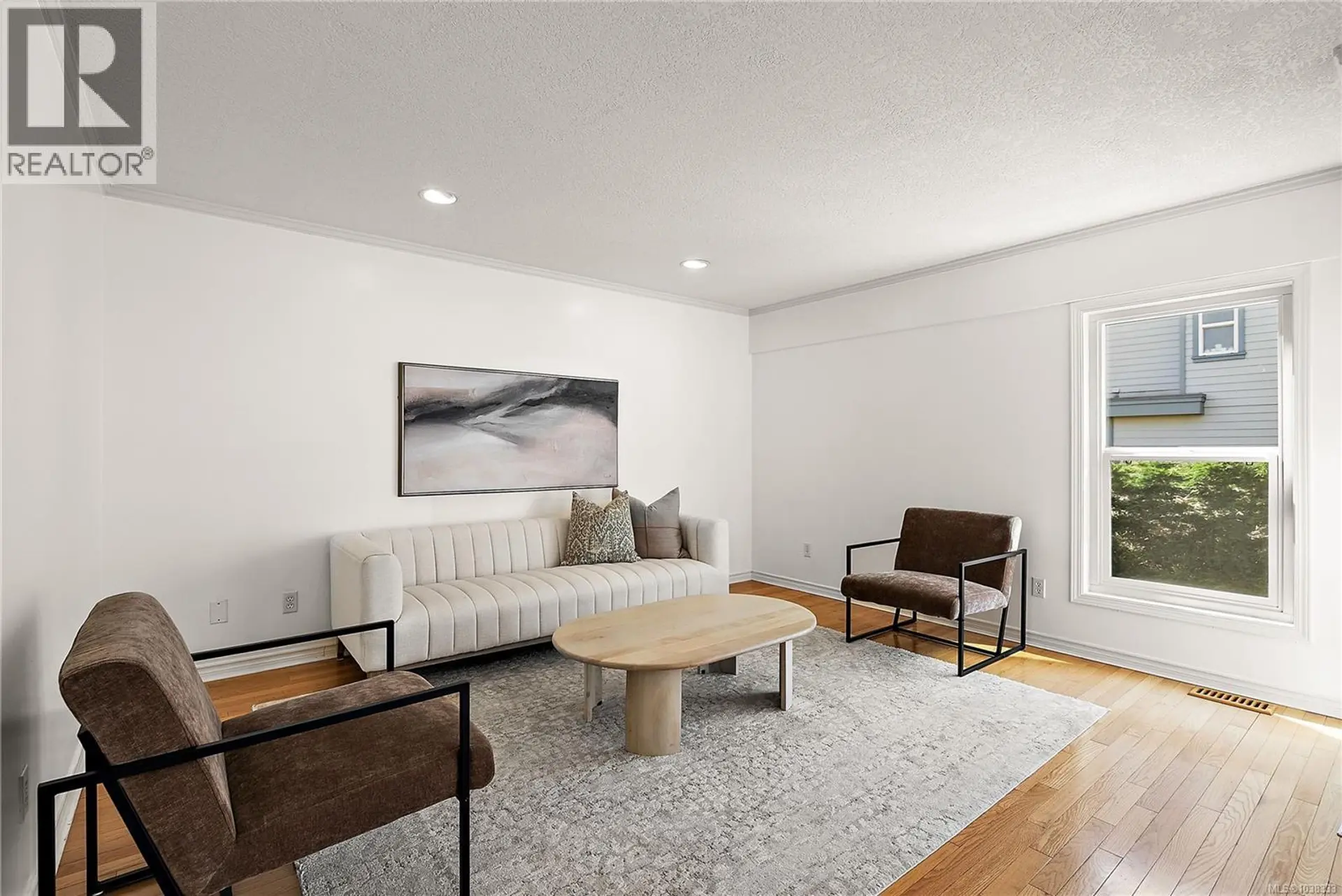 Property at #4 108 Dallas Rd, Victoria, BC