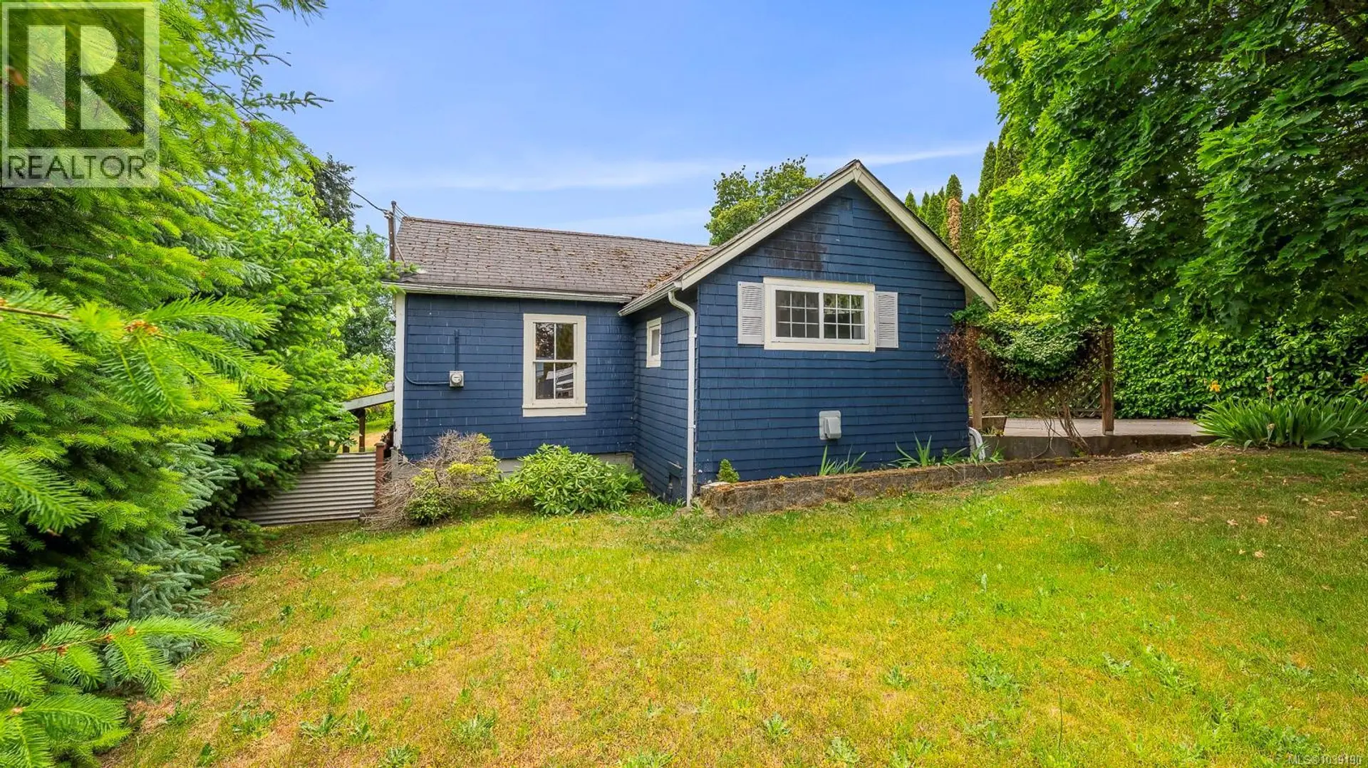 Property at 3351 Crescent St, Cumberland, BC