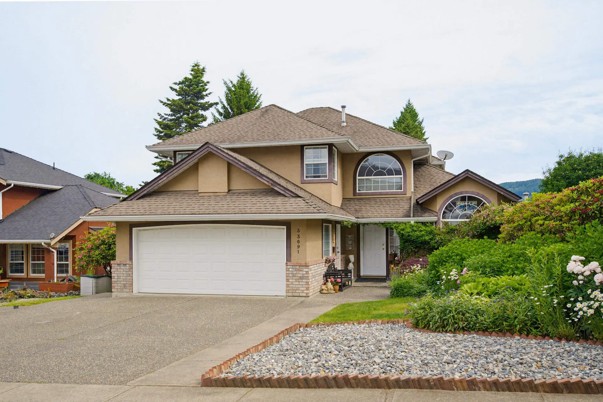 Property at 33091 Hawthorne Avenue, Mission, BC