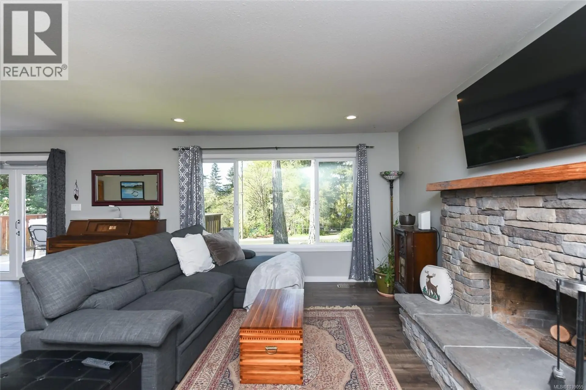 Property at 280 Glacier View Dr, Comox, BC