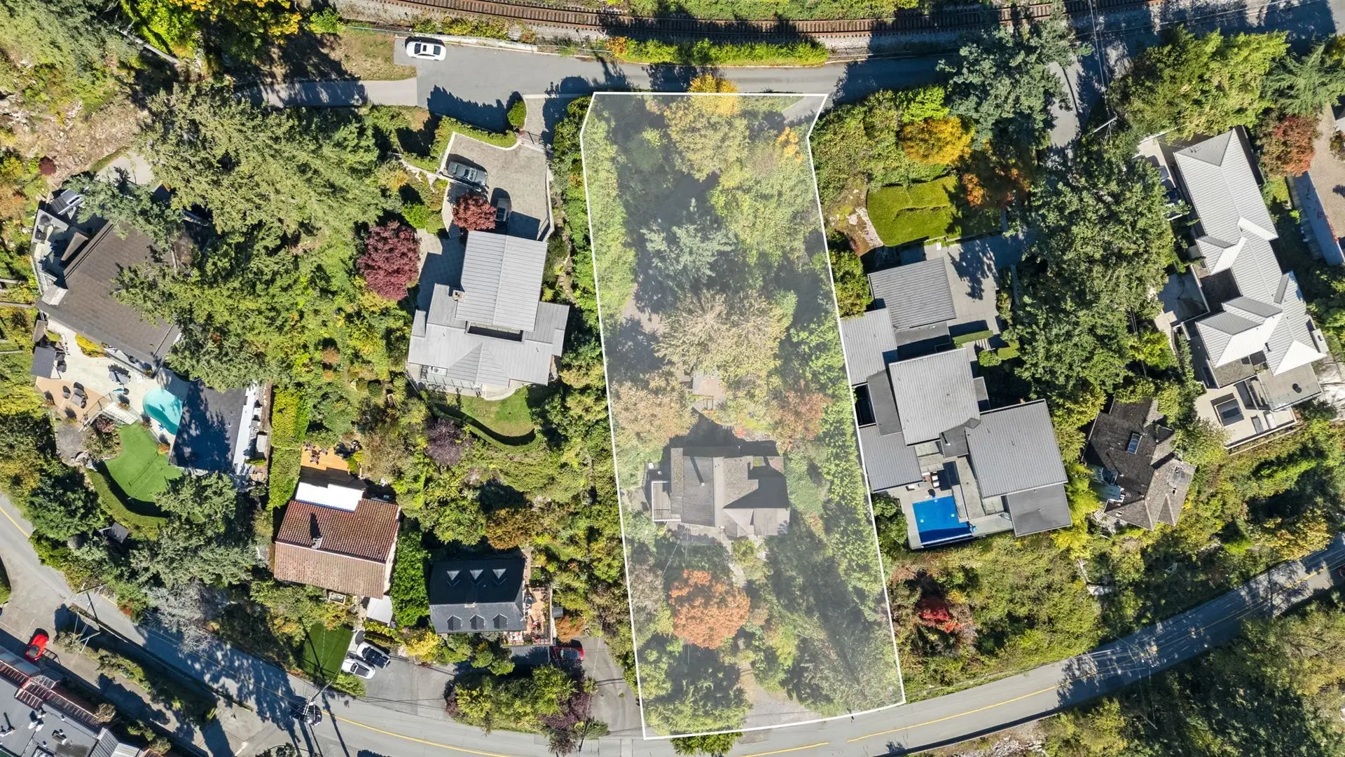 Property at 3721 Sunset Lane, West Vancouver, BC