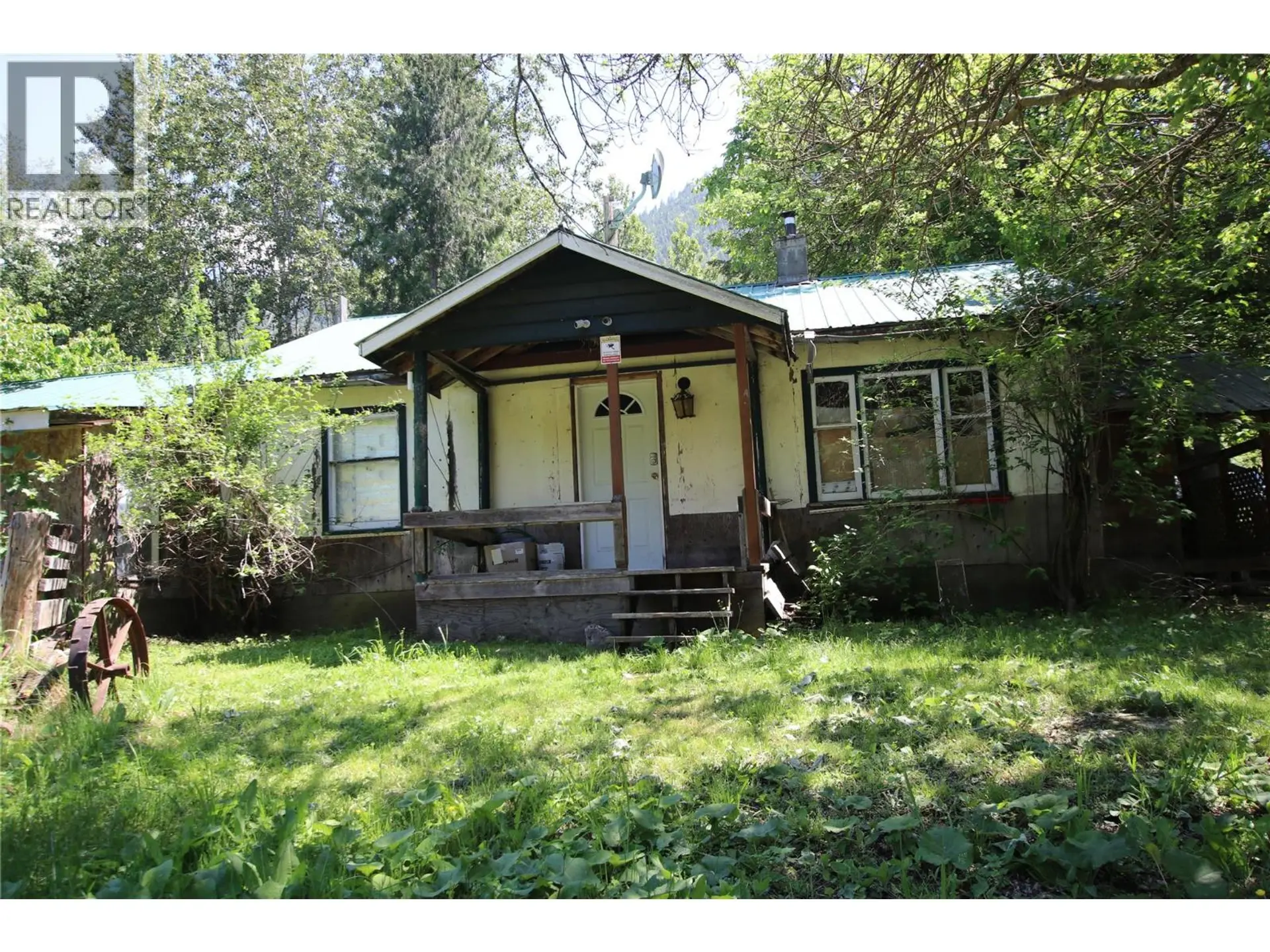 Property at 7735 Stewart Road, Fauquier, BC