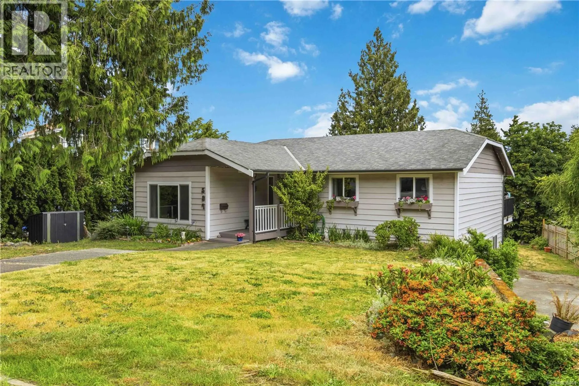 Property at 584 Stornoway Dr, Colwood, BC