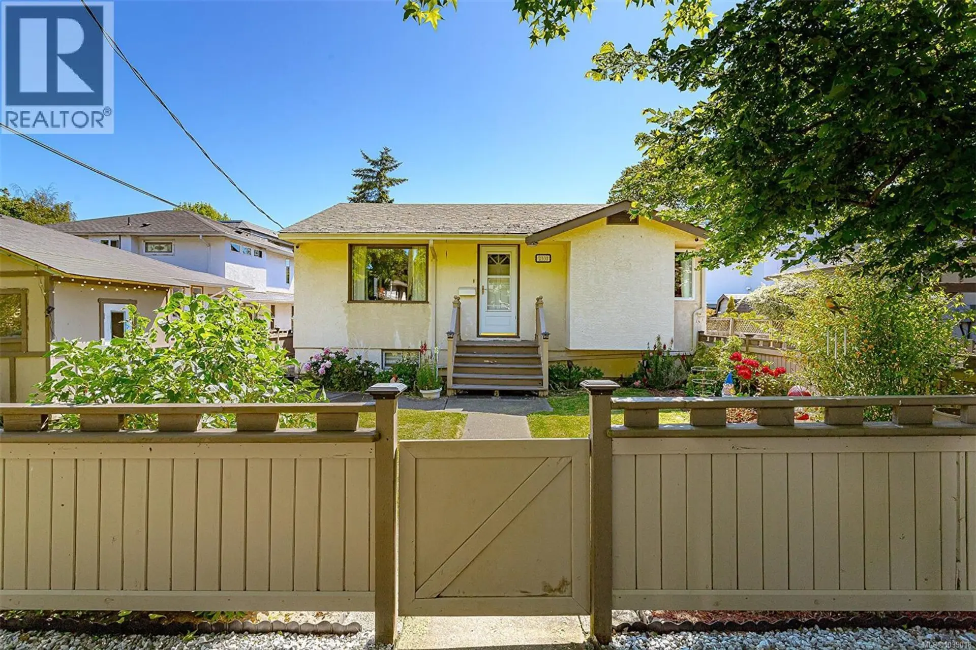 Property at 2331 Victor St, Victoria, BC