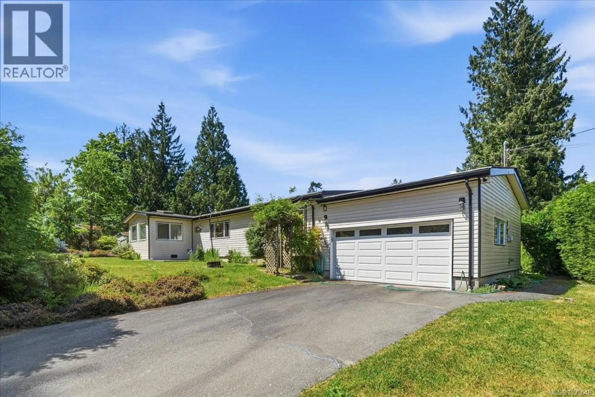 Property at 1300 Churchill Pl, Ladysmith, BC