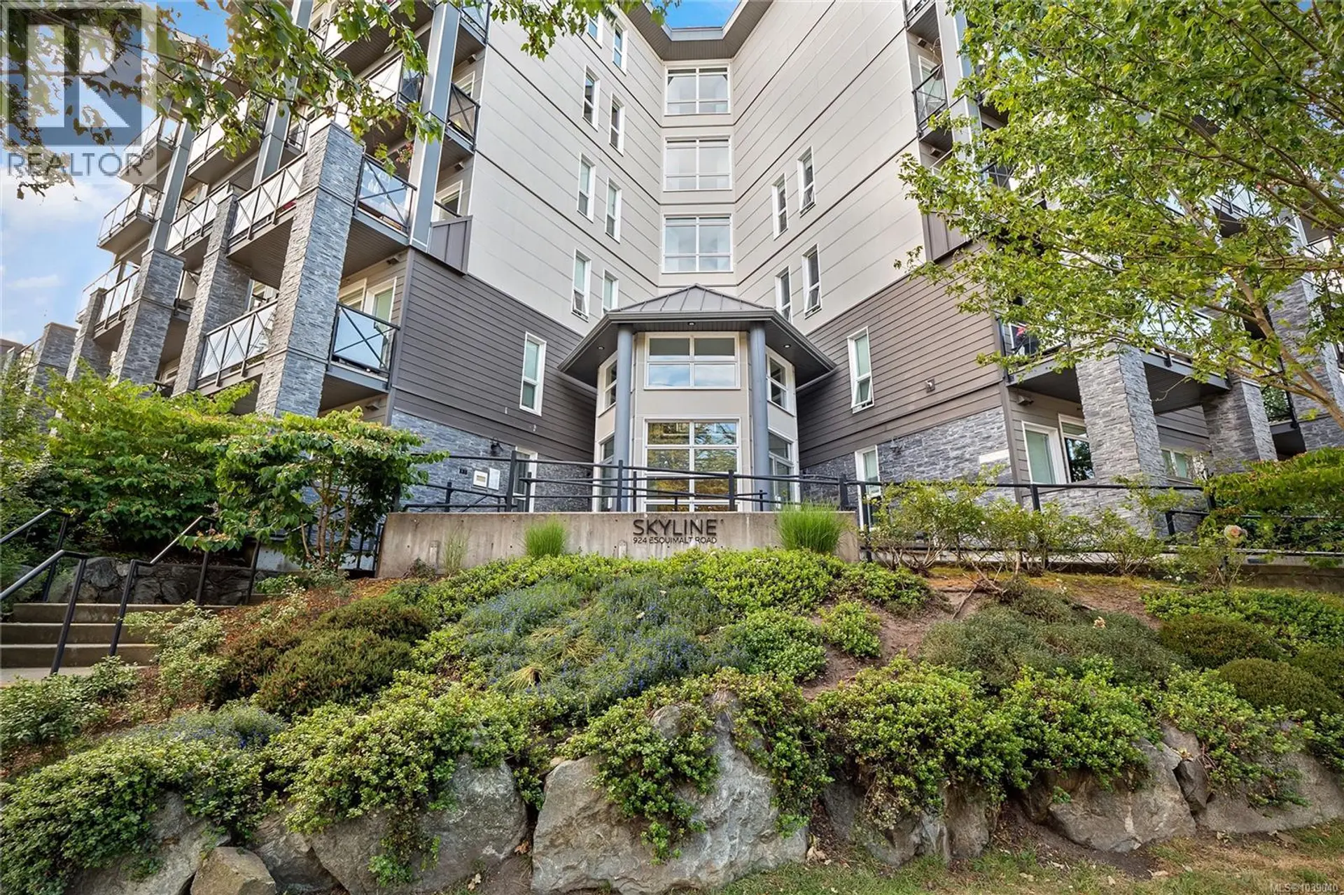 Property at #410 924 Esquimalt Rd, Esquimalt, BC