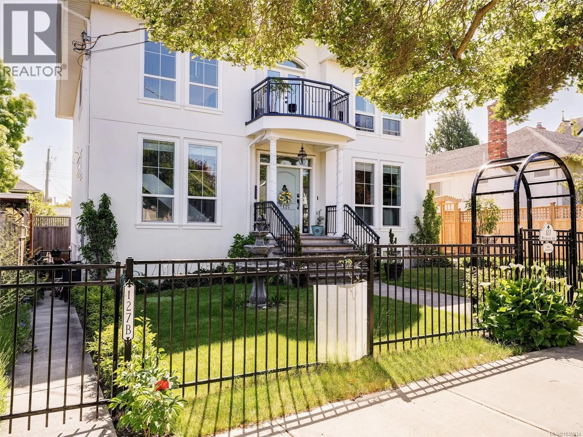 Property at 127 Wellington Ave, Victoria, BC