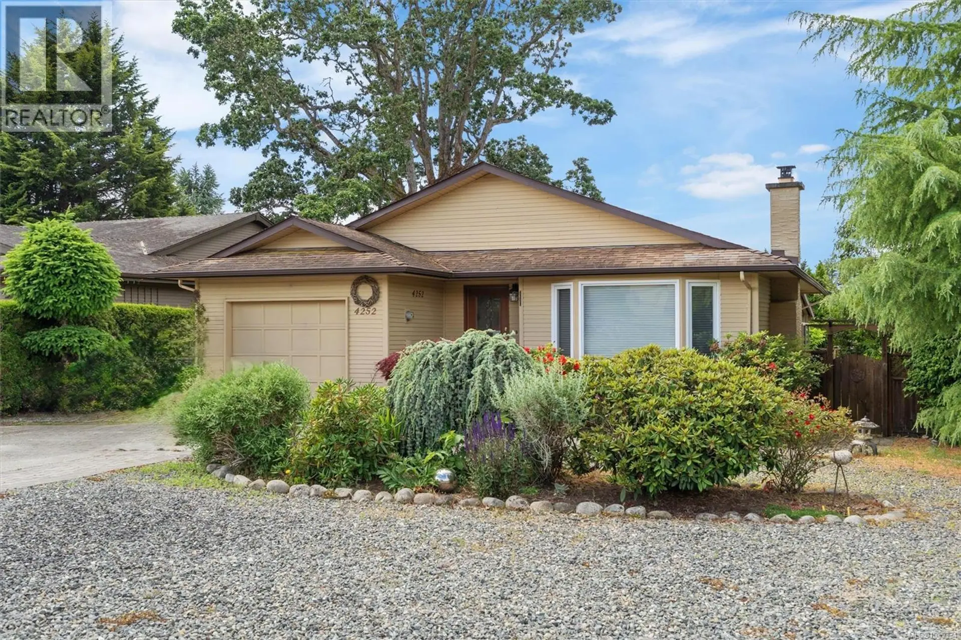 Property at 4252 Panorama Dr, Saanich, BC