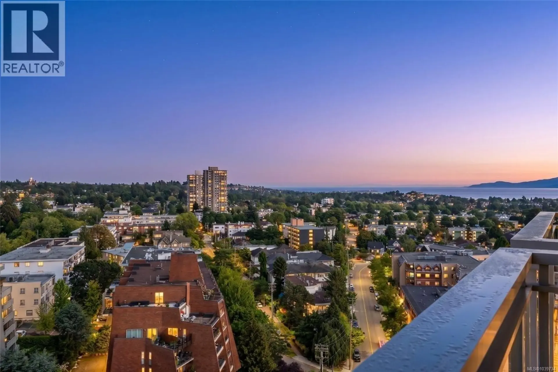 Property at #2001 751 Fairfield Rd, Victoria, BC