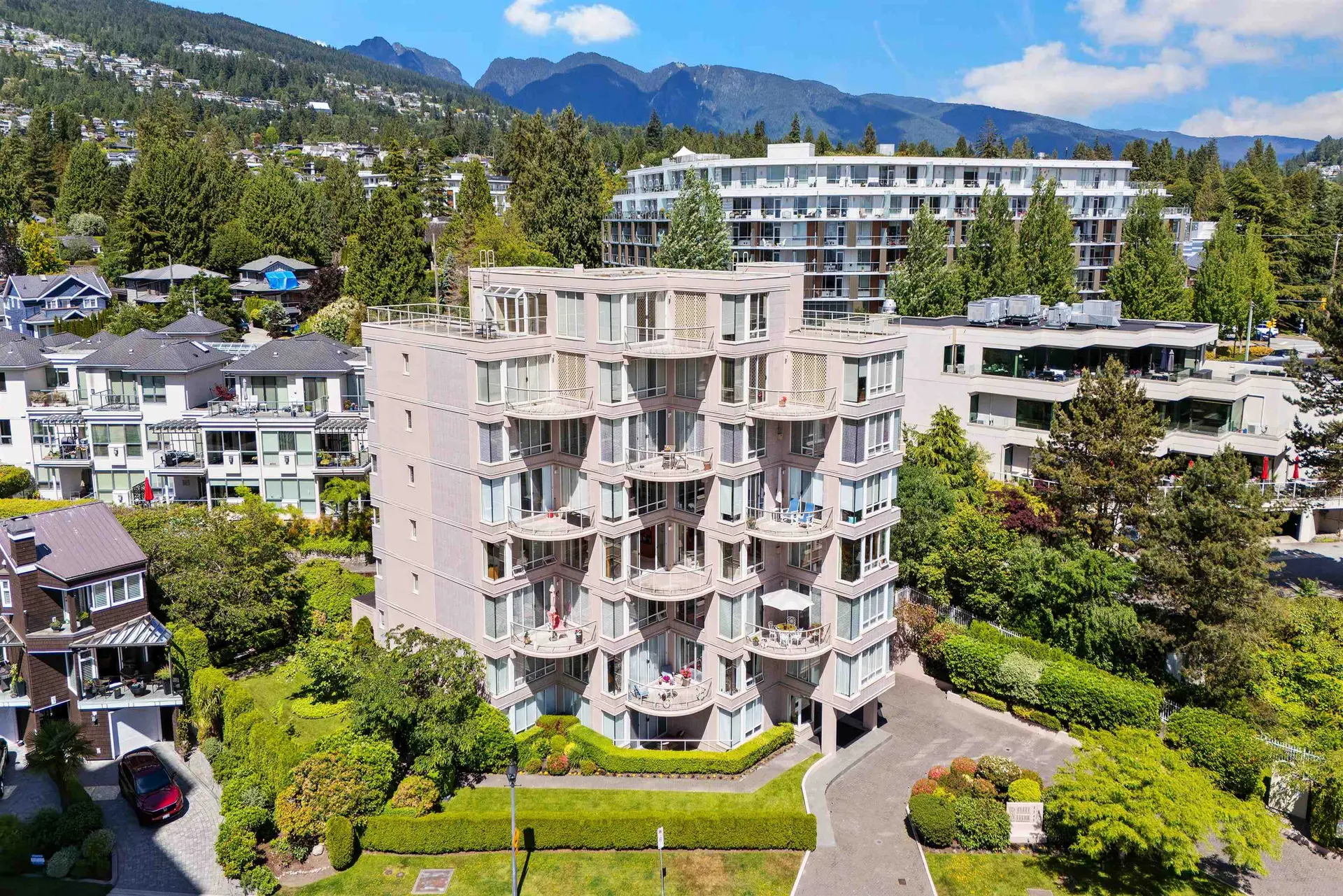 Property at #4 2243 Bellevue Avenue, West Vancouver, BC