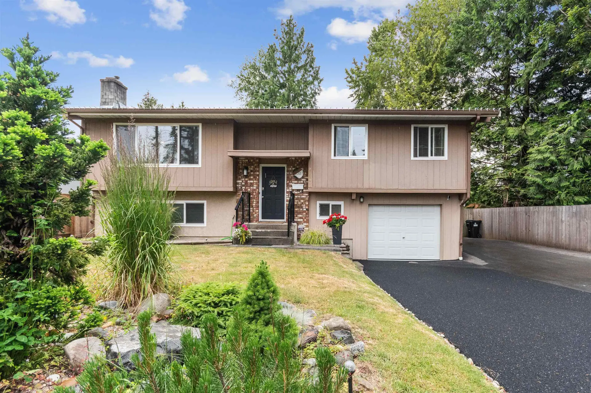 Property at 20327 44 Avenue, Langley, BC