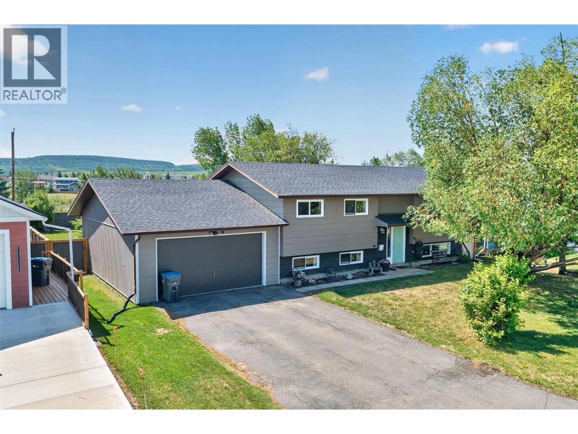 Property at 1425 106 Avenue, Dawson Creek, BC