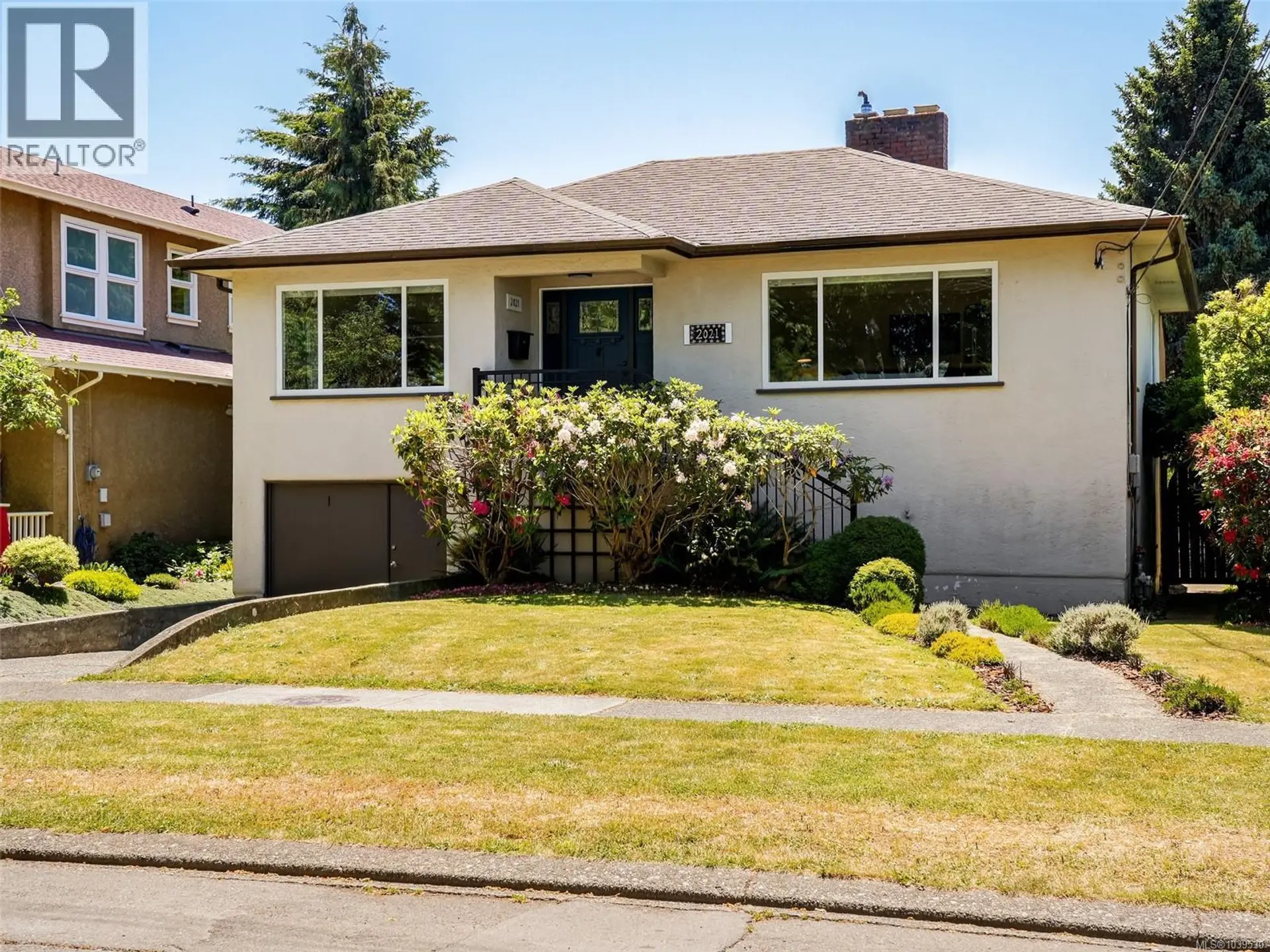 Property at 2021 Byron St, Oak Bay, BC