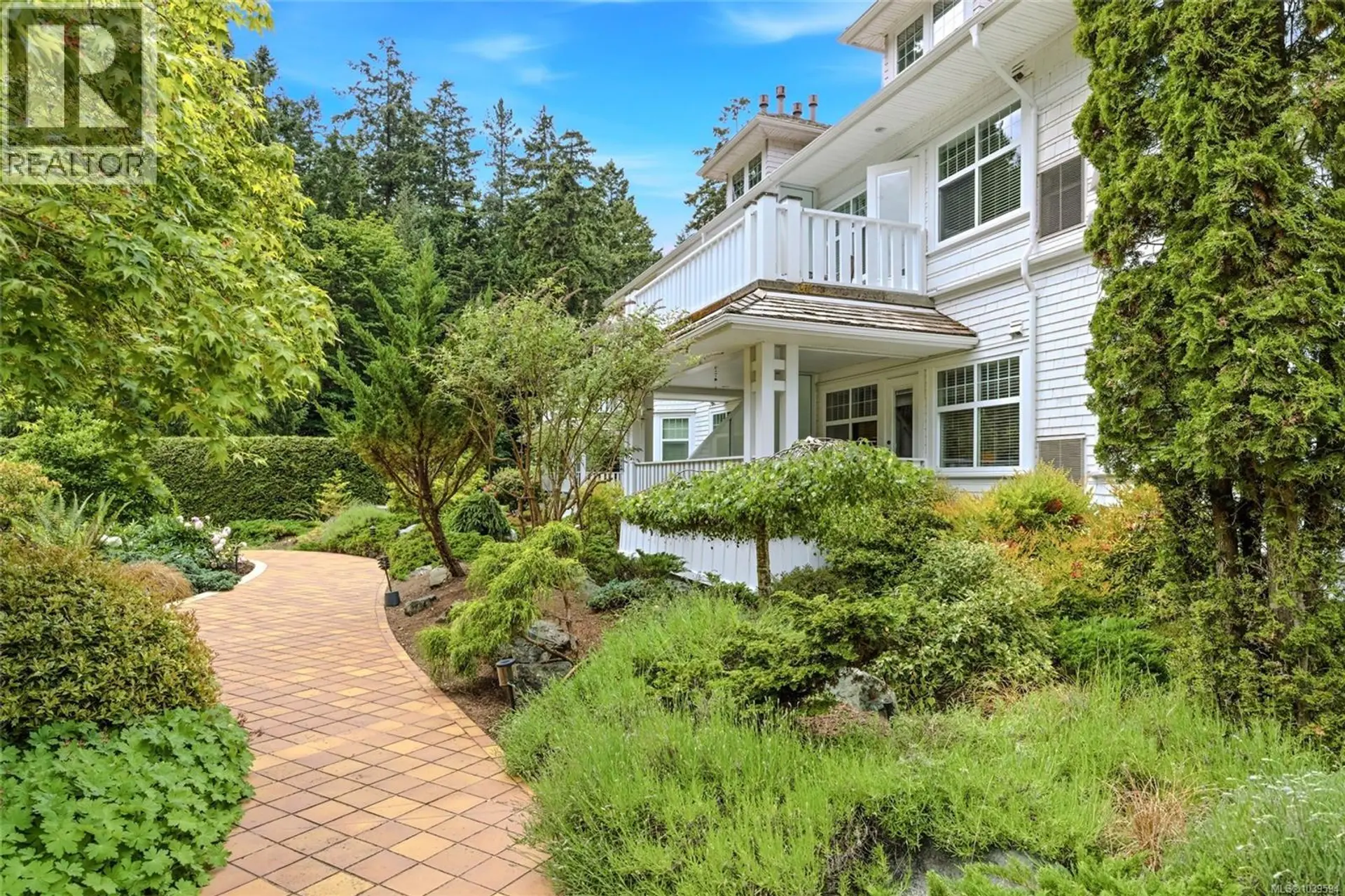 Property at #105 292 Crescent Rd E, Qualicum Beach, BC