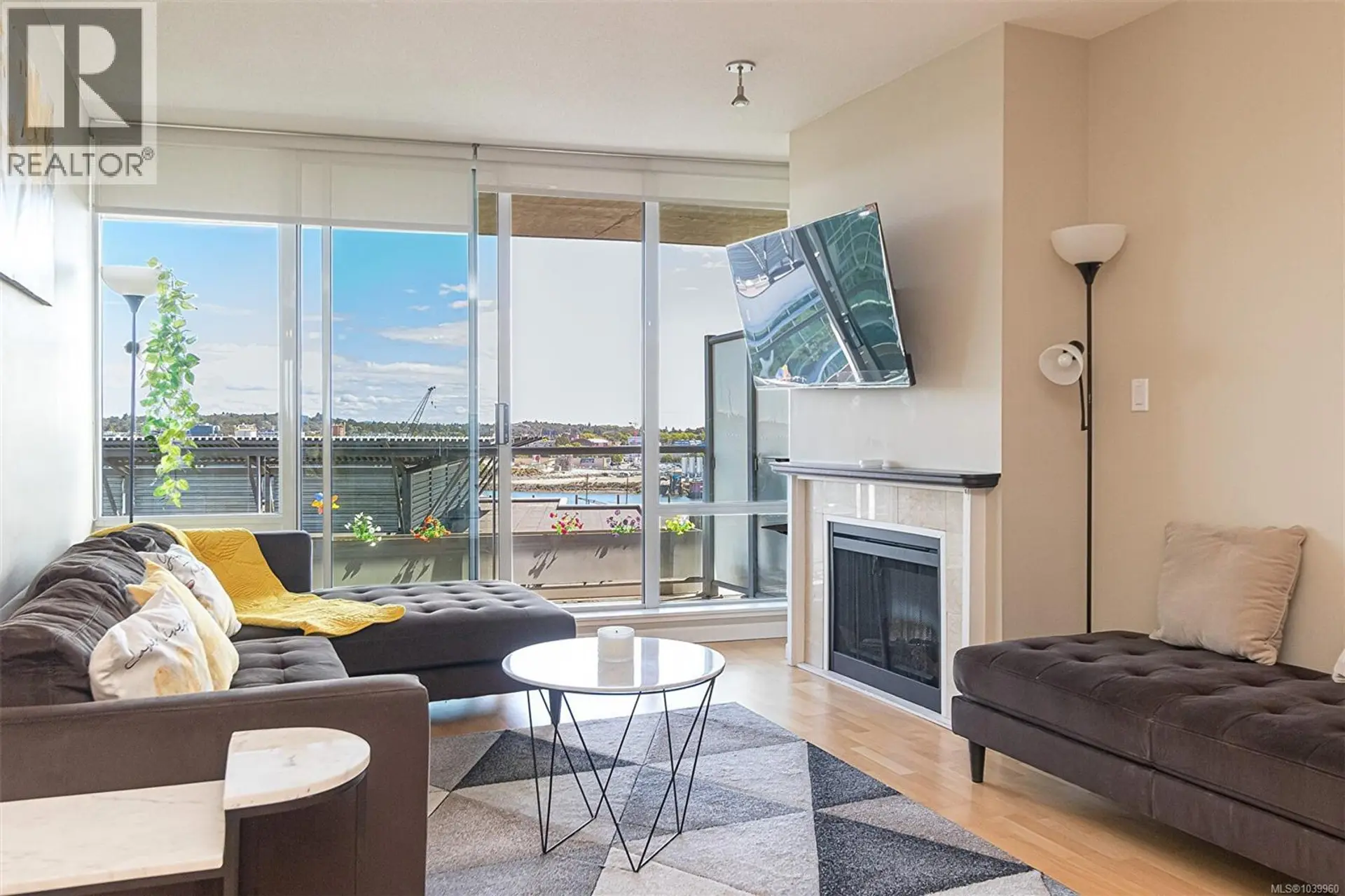 Property at #816 160 Wilson St, Victoria, BC