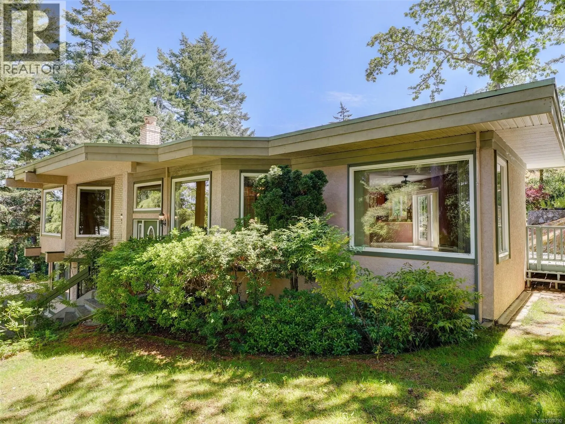 Property at 1055 Thistlewood Dr, Saanich, BC