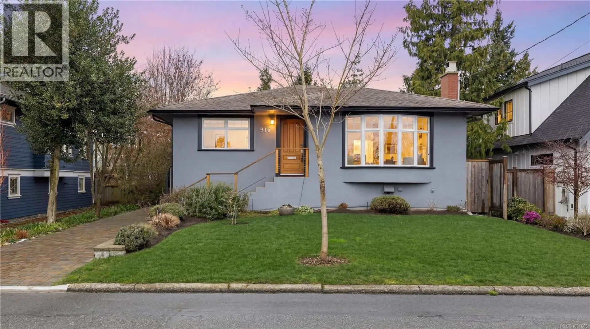 Property at 916 Monterey Ave, Oak Bay, BC