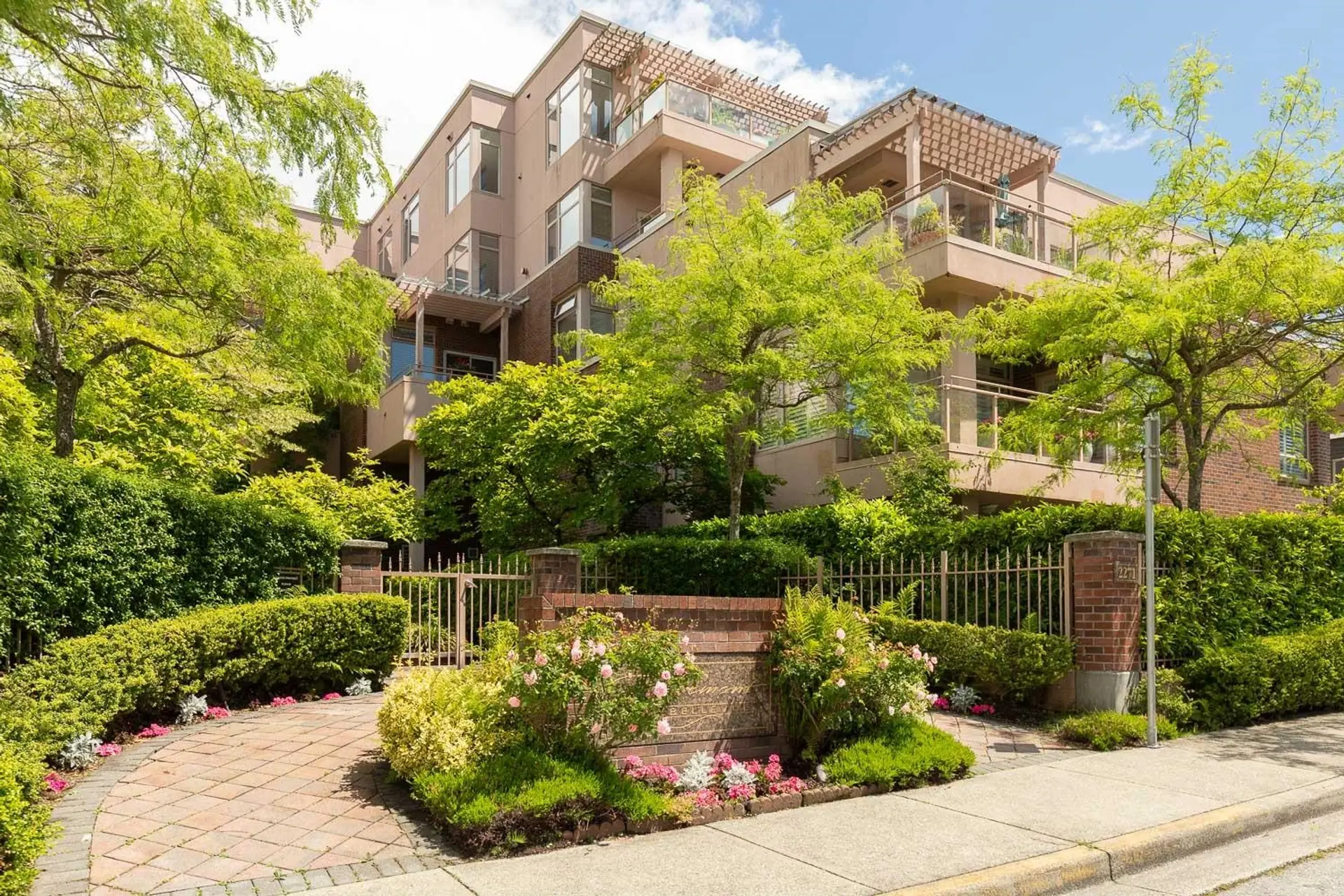 Property at #306 2271 Bellevue Avenue, West Vancouver, BC