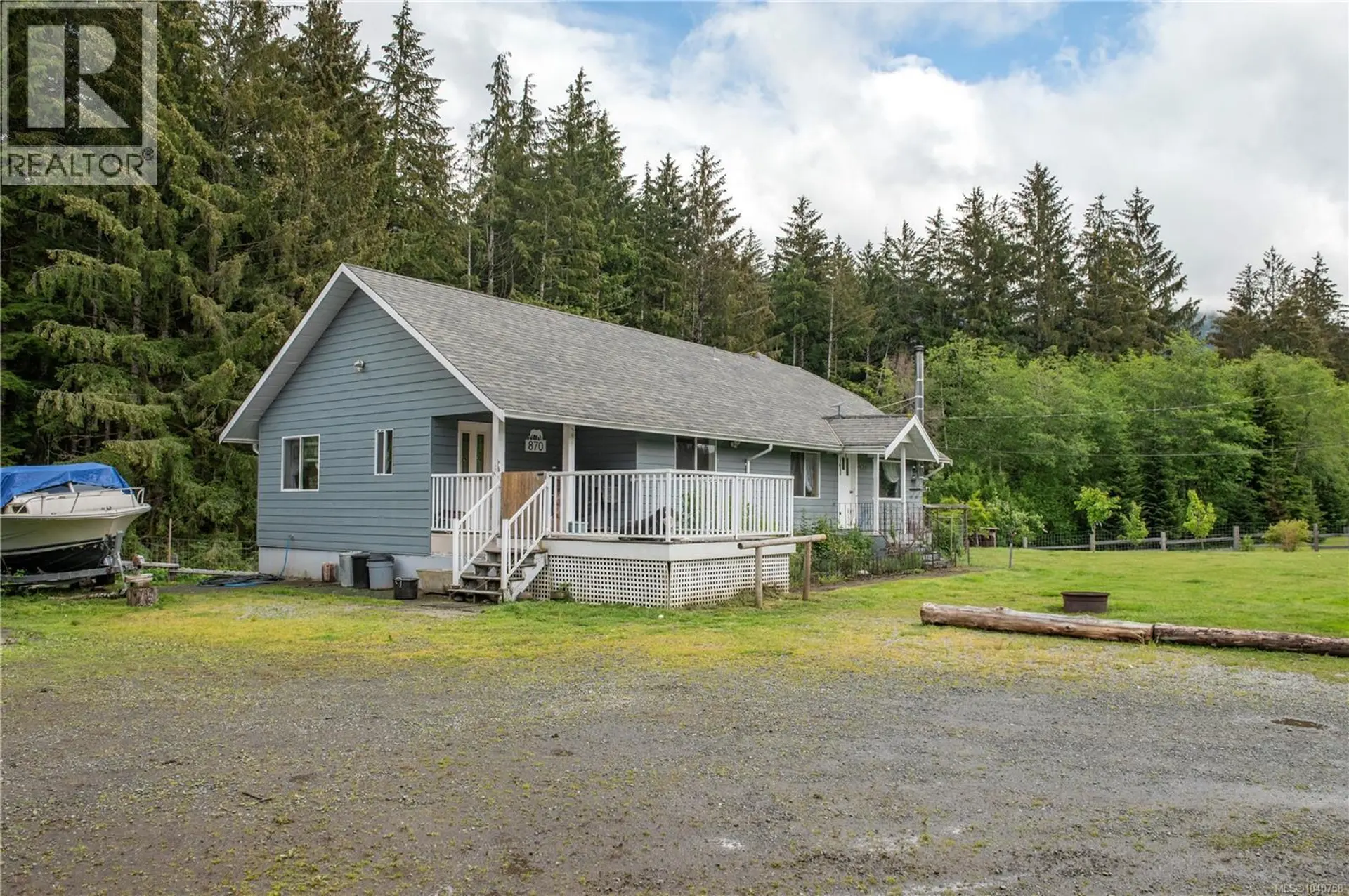 Property at 870 Sayward Rd, Sayward, BC
