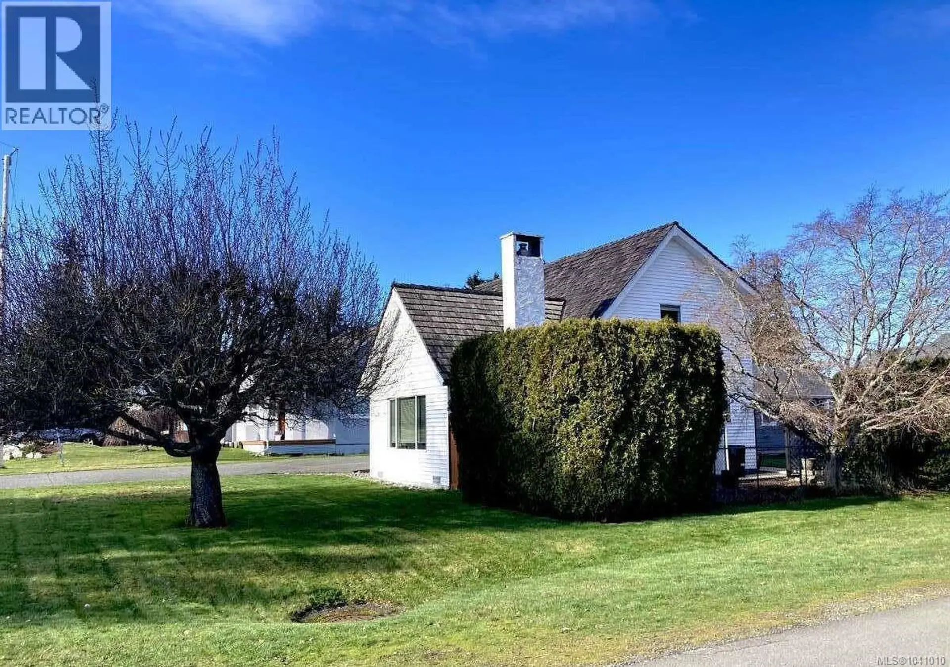 Property at 1 Sylvan Cres, Parksville, BC