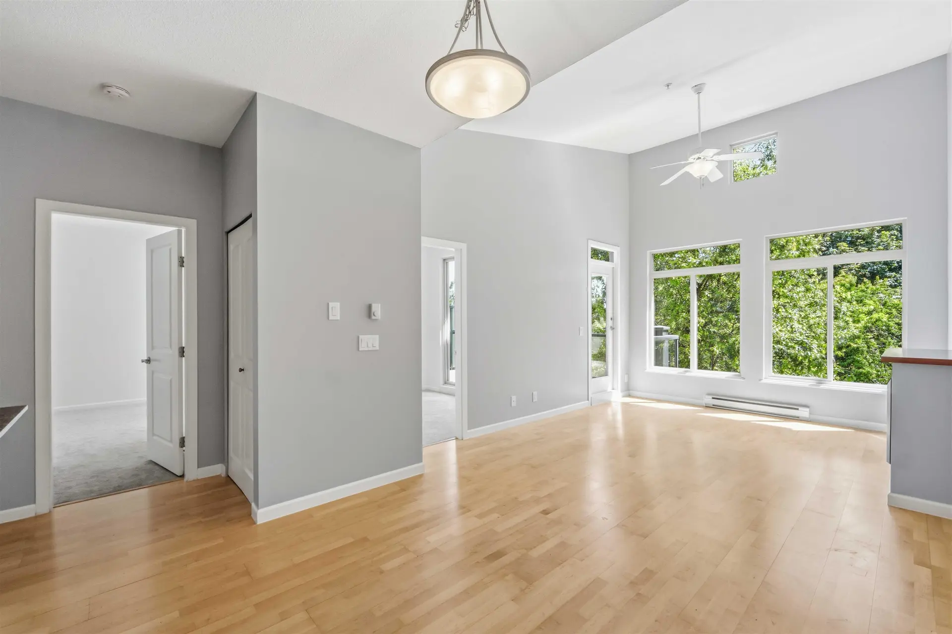 Property at #421 15385 101a Avenue, Surrey, BC