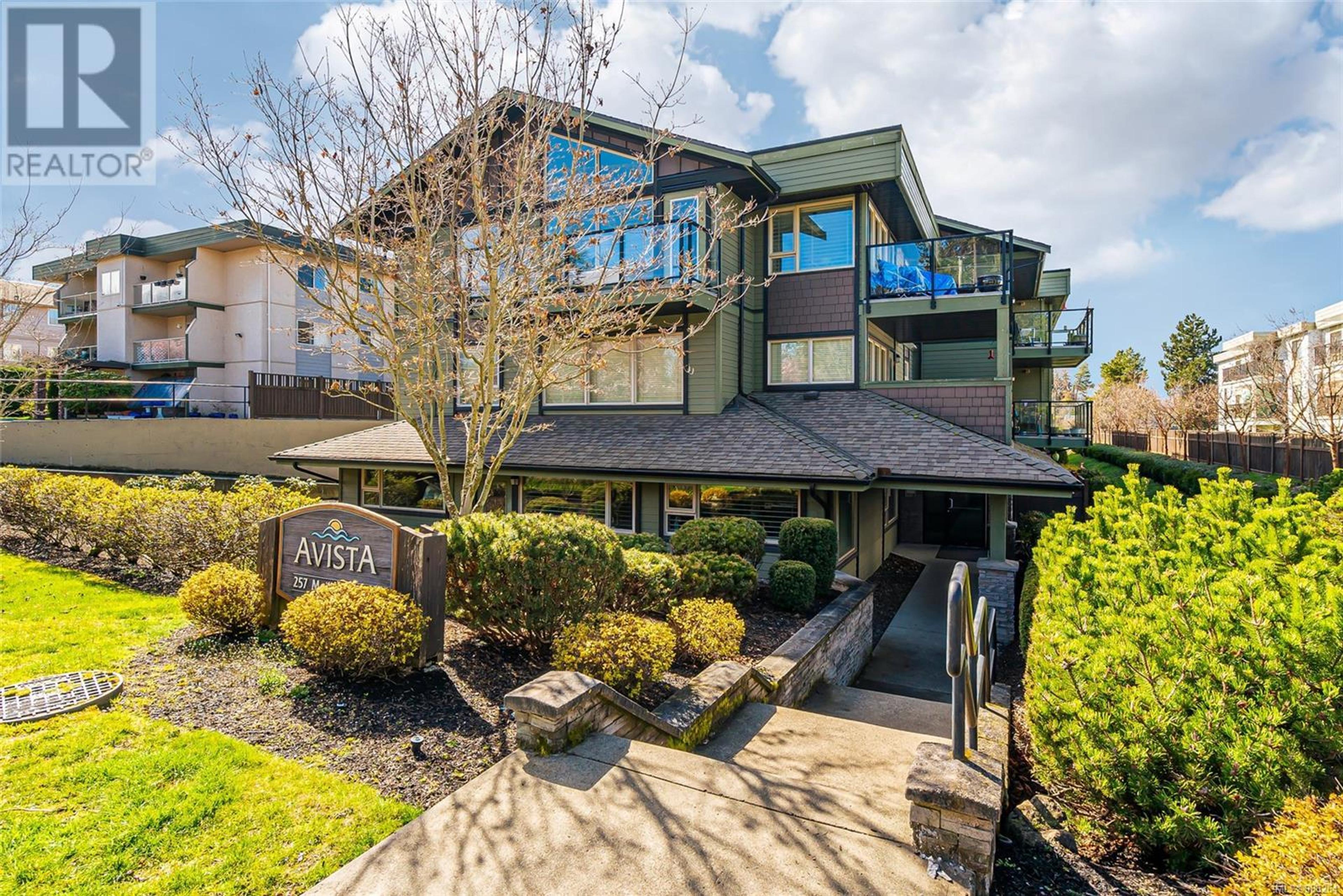 257 Moilliet St S, Parksville - Exteriors - Photo 2