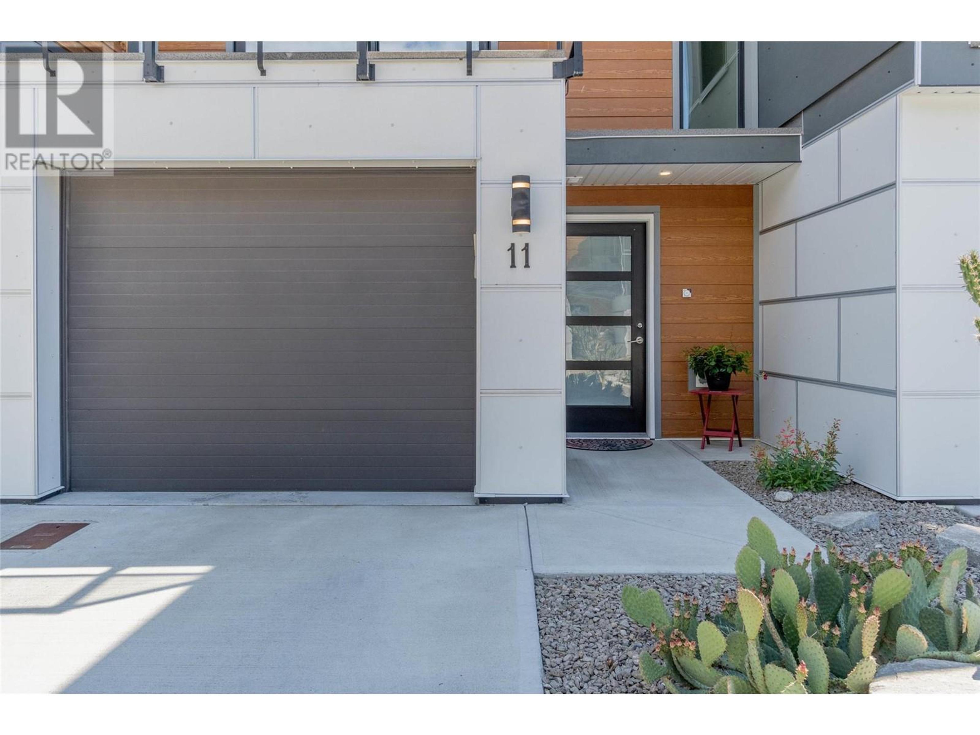 5995 Oliver Landing Crescent, Oliver - Exteriors - Photo 1