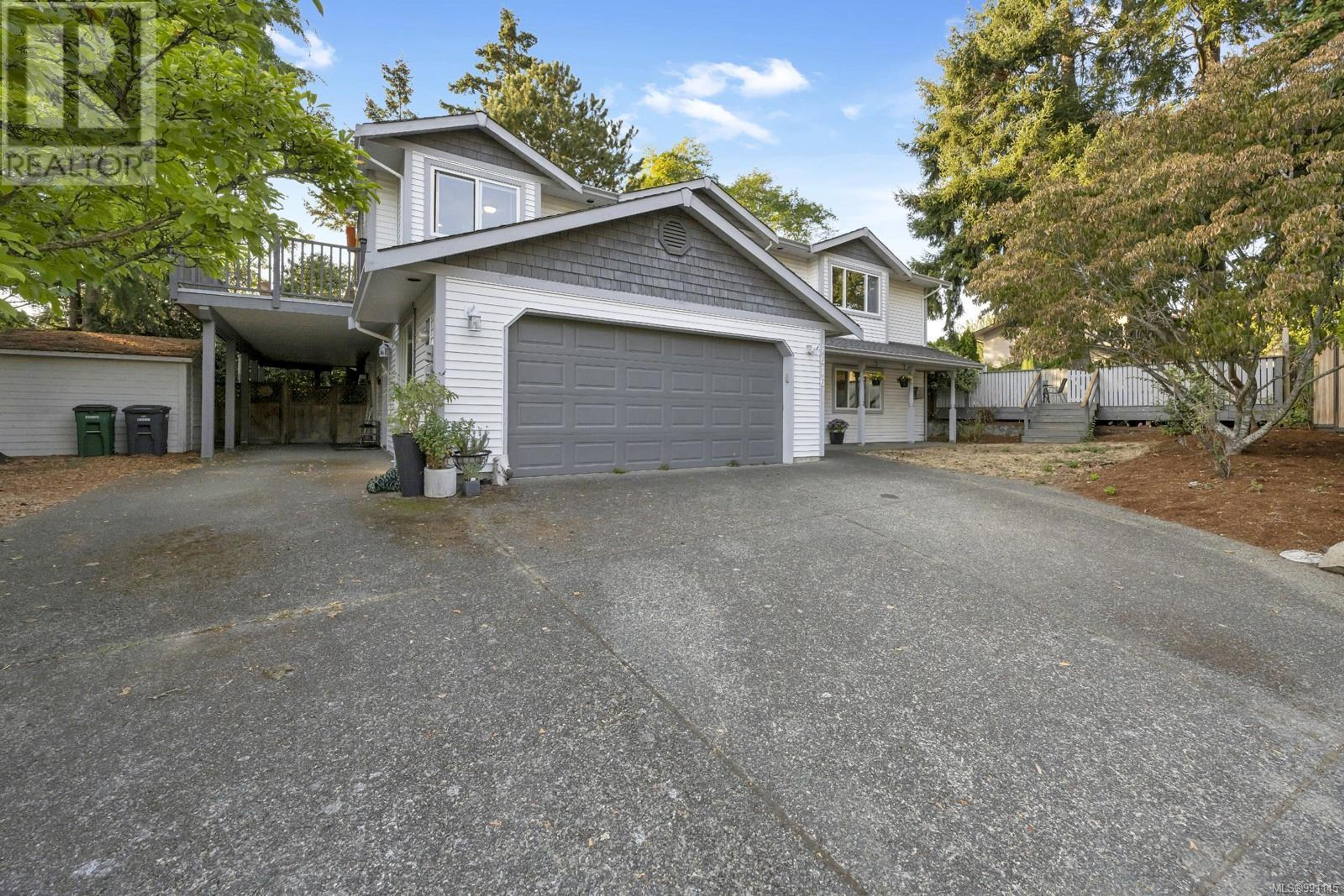 1616 Nelles Pl, Saanich - Exteriors - Photo 3