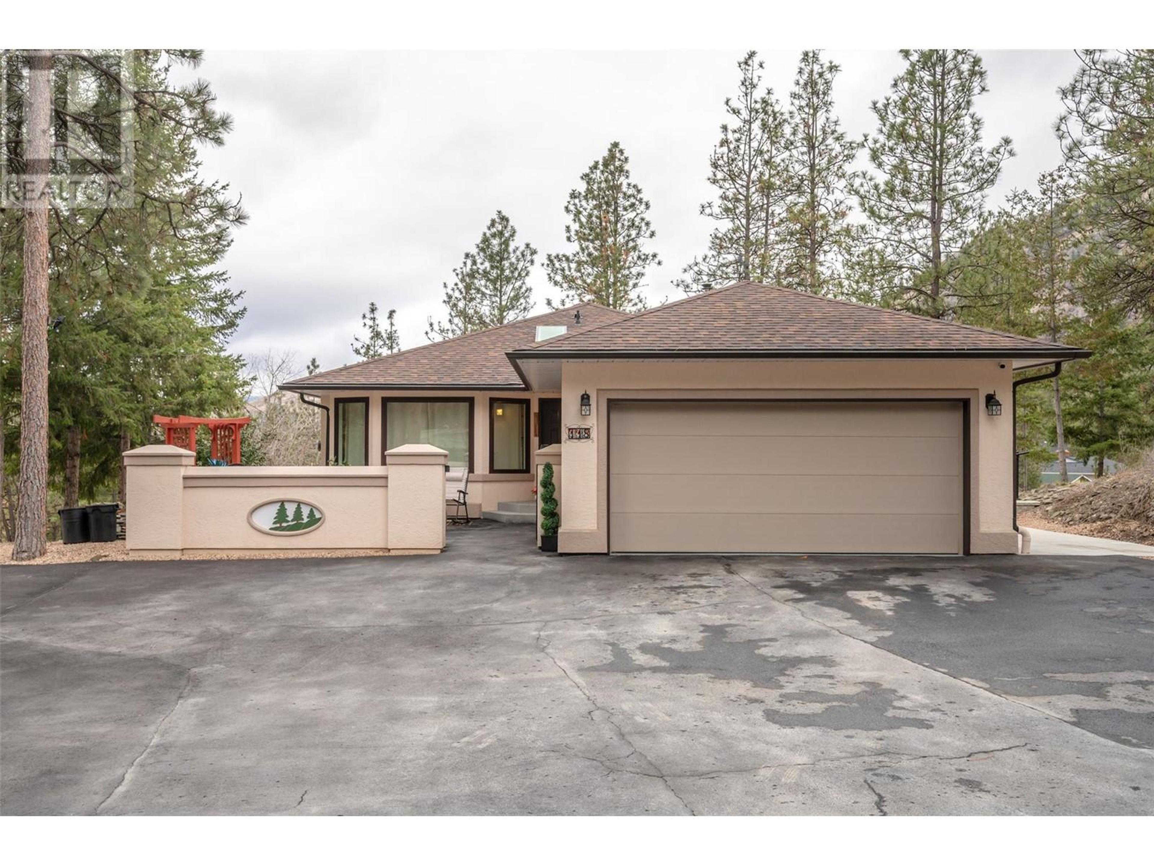 119 St Andrews Drive, Kaleden - Exteriors - Photo 5