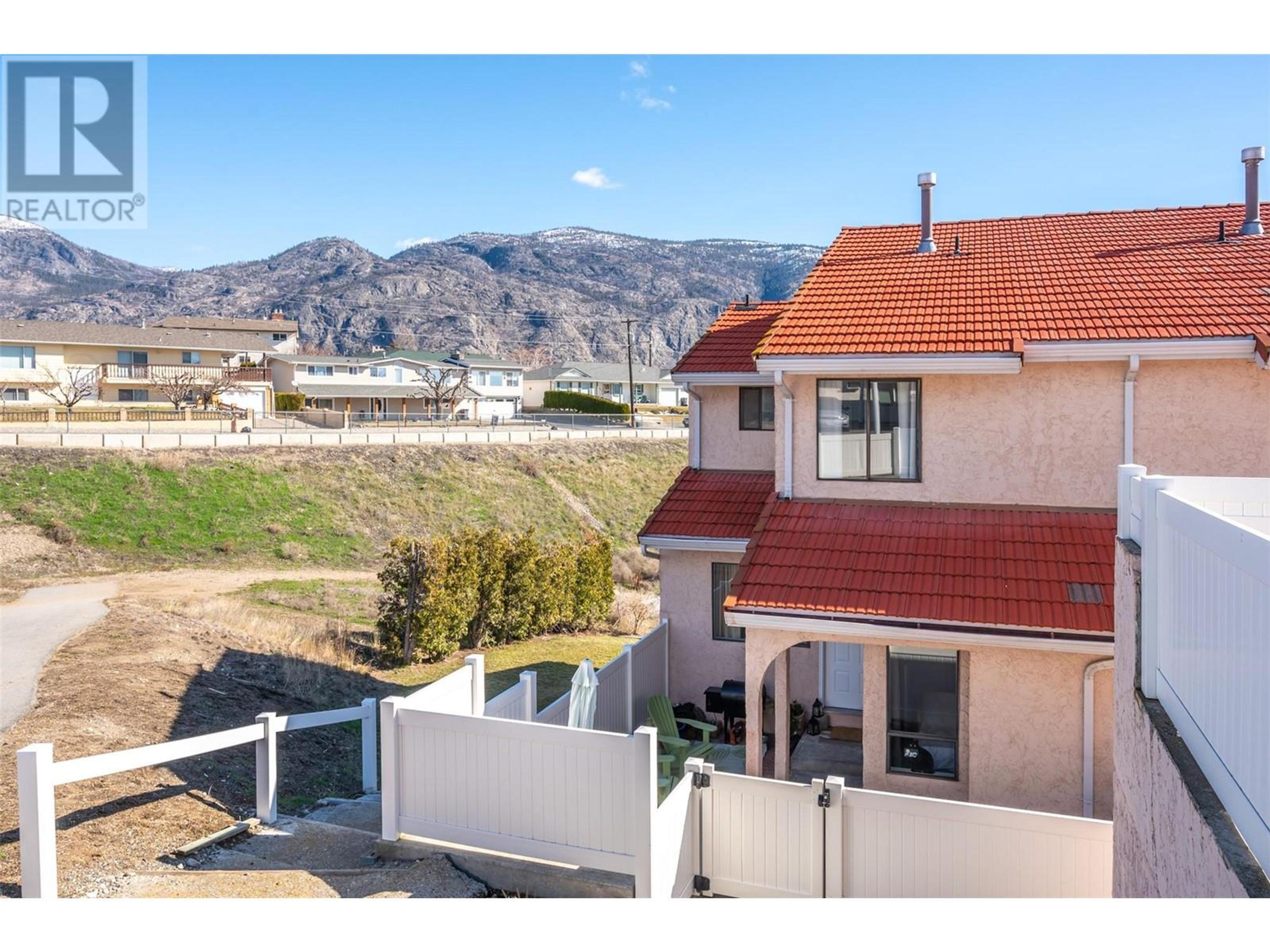 8029 VEDETTE Drive, Osoyoos - Exteriors - Photo 3