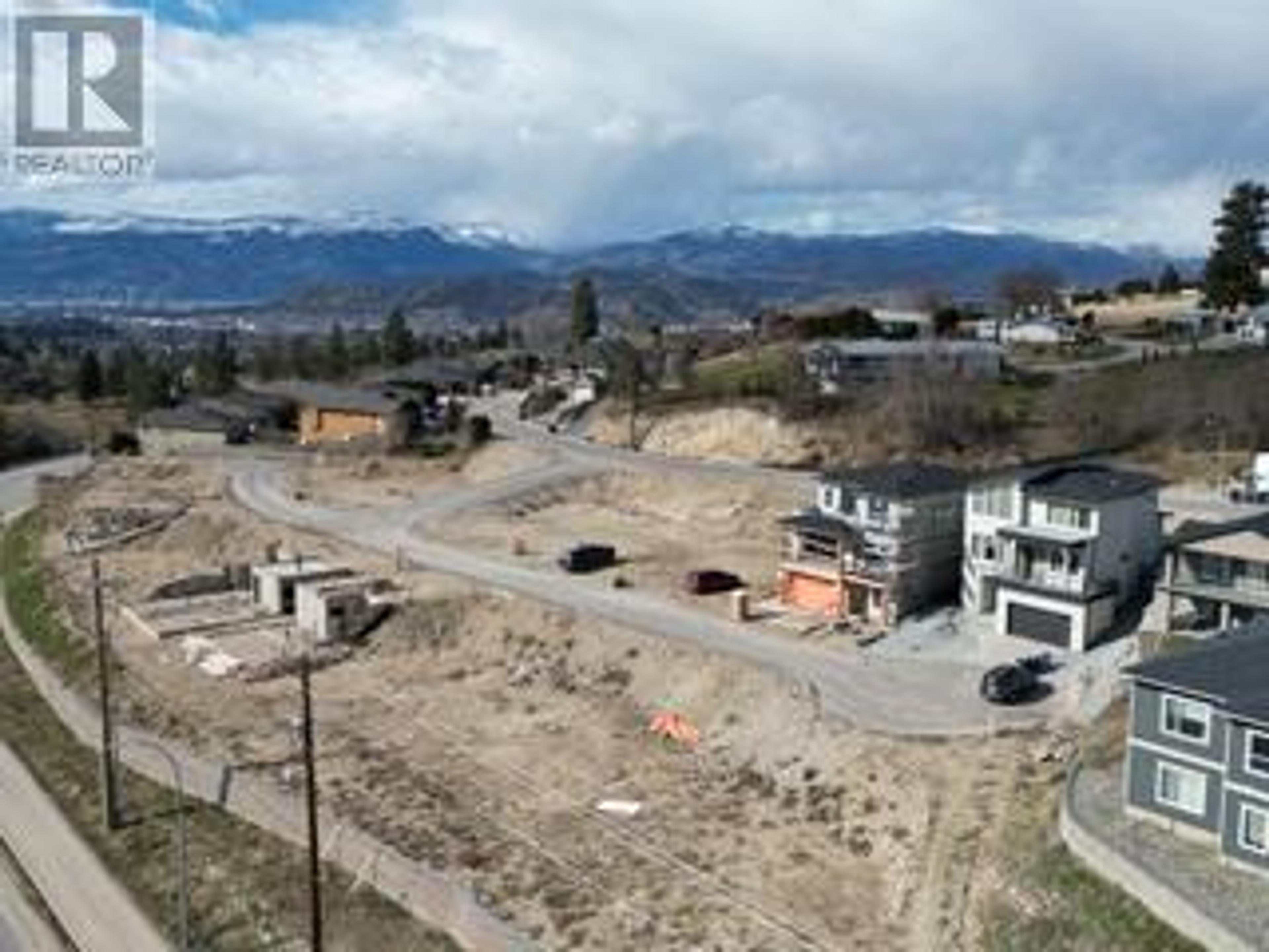 1148 Hume Avenue, Kelowna - Exteriors - Full Complex View, Drone/Aerial View - Photo 3