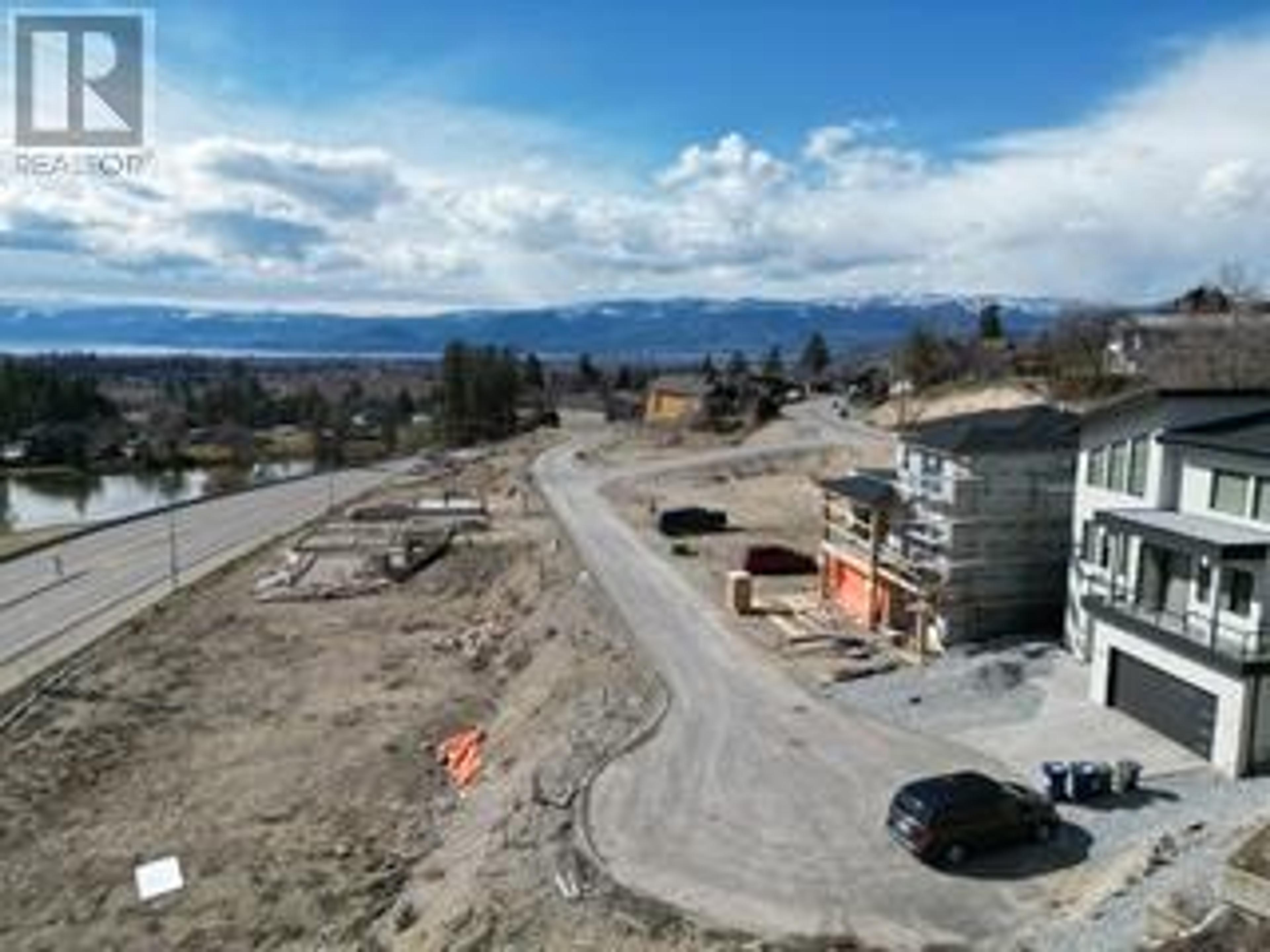 1148 Hume Avenue, Kelowna - Exteriors - Full Complex View - Photo 5
