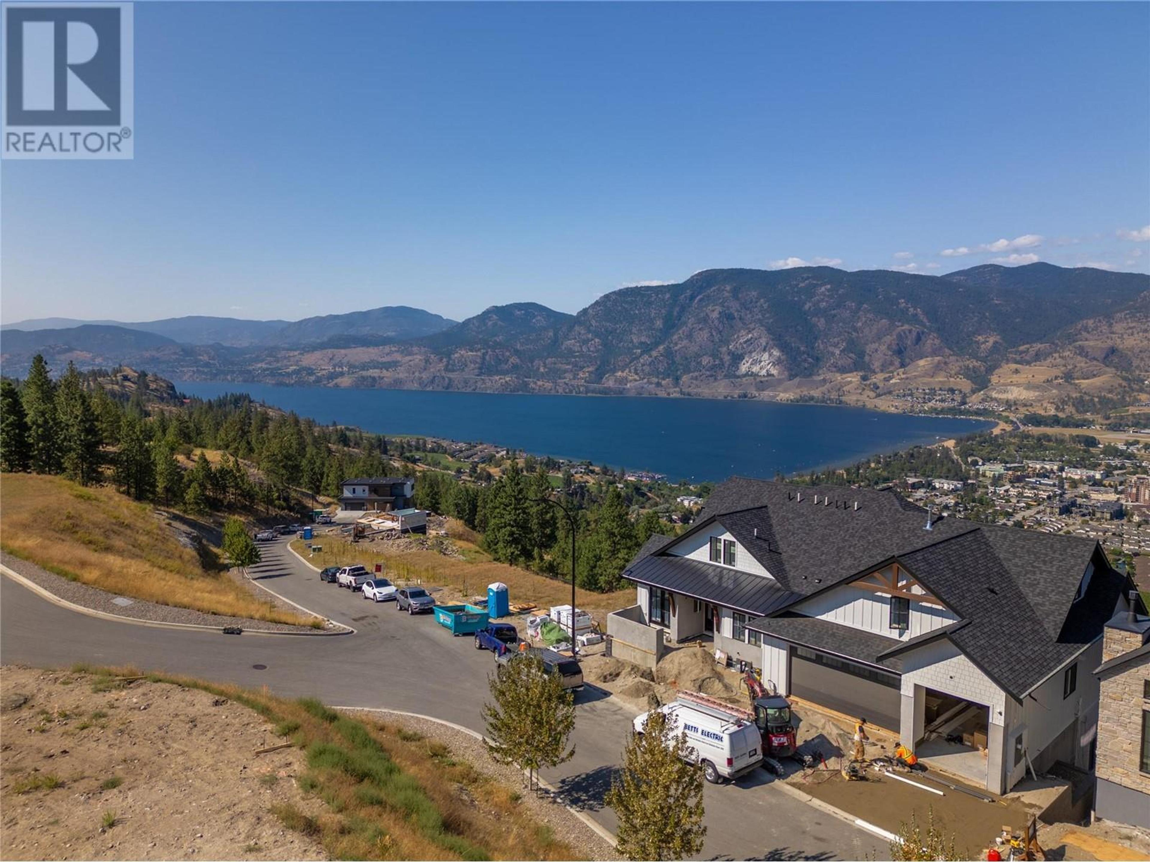 3331 EVERGREEN Drive, Penticton - Exteriors - Photo 3