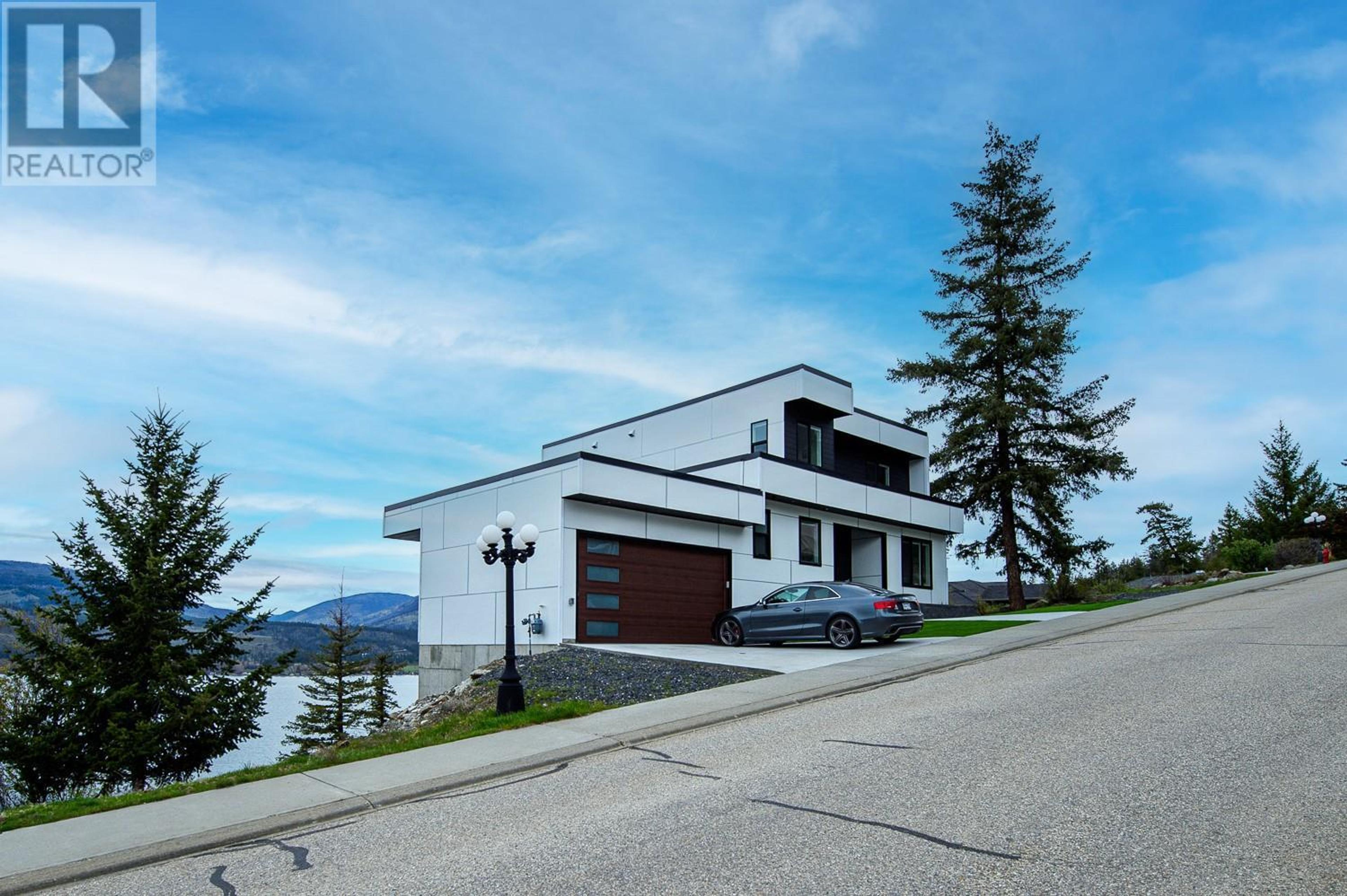 40 Kestrel Place, Vernon - Exteriors - Photo 1
