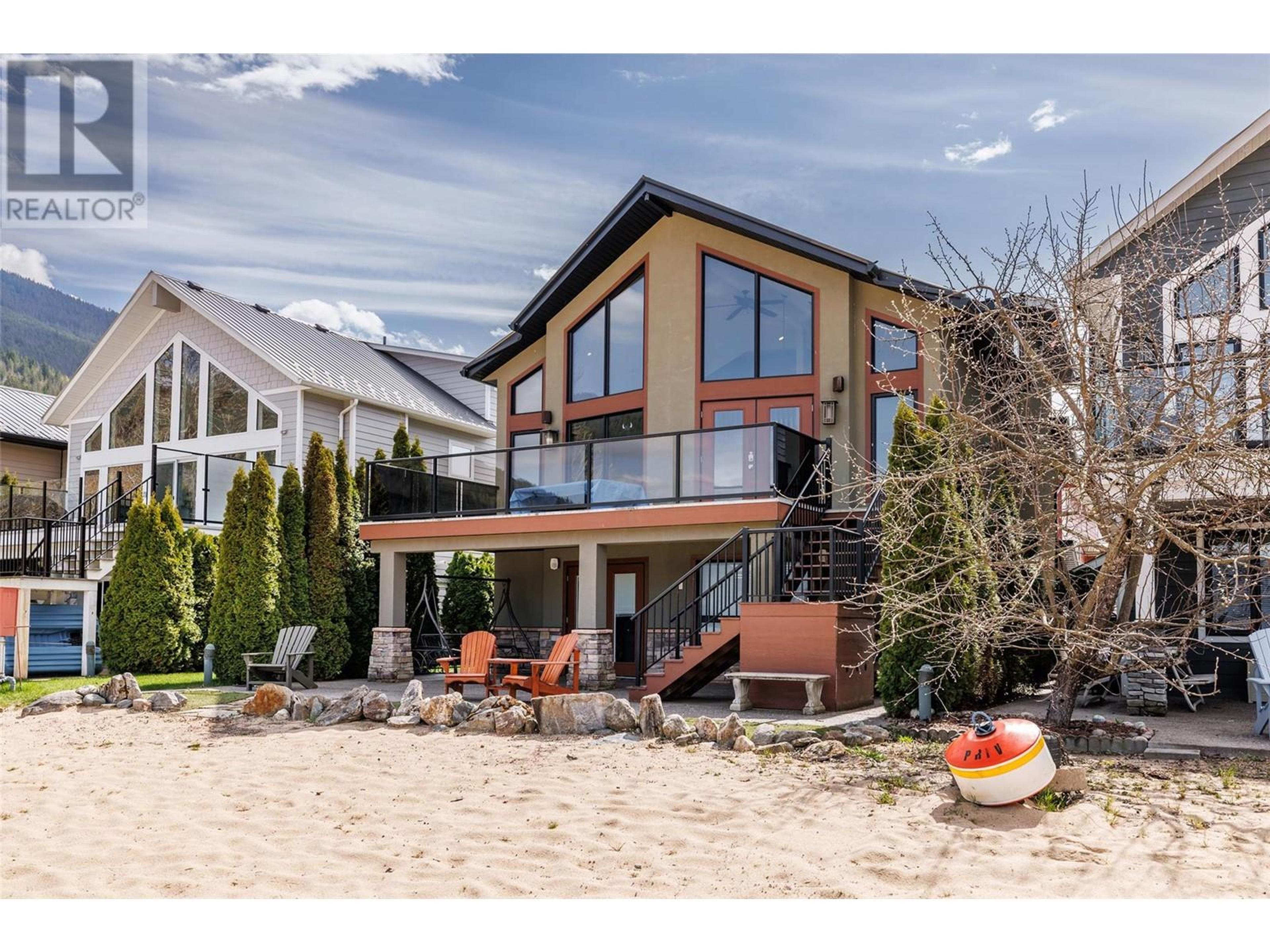 8192 97A Highway, Mara - Exteriors - Photo 2