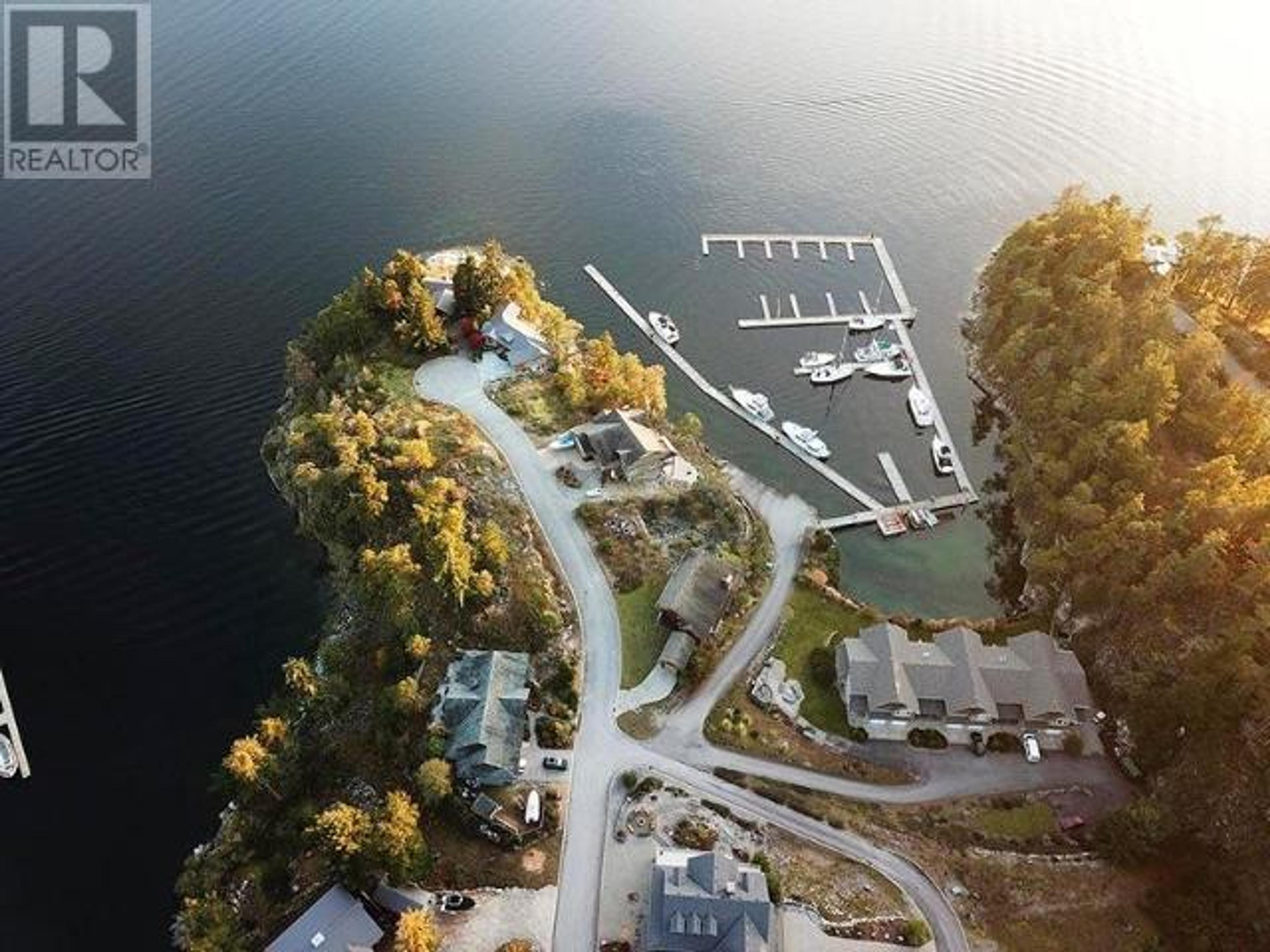 4622 Sinclair Bay Road, Garden Bay - Exteriors - Full Complex View, Drone/Aerial View - Photo 3