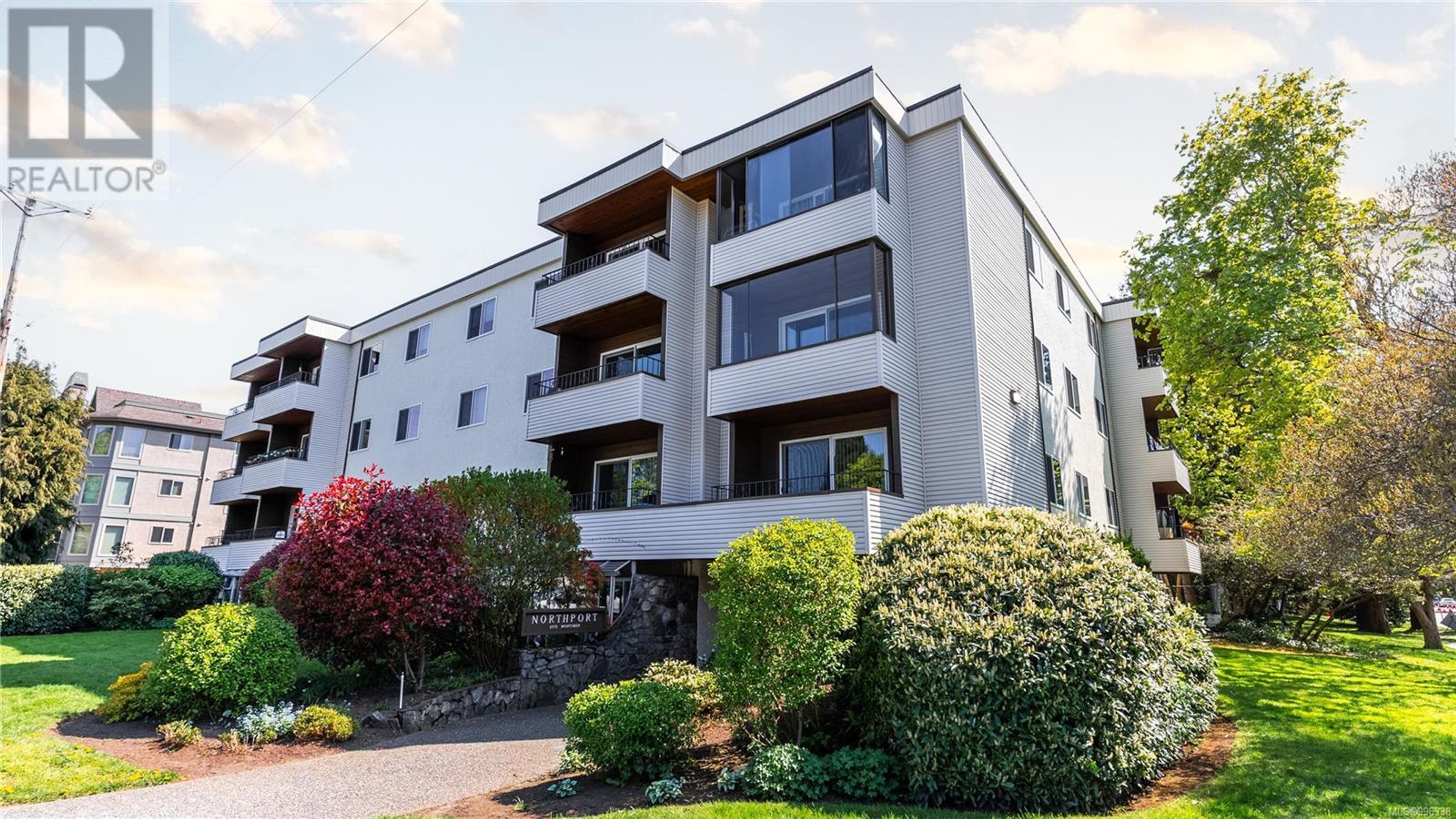 1571 Mortimer St, Saanich - Exteriors - Photo 1