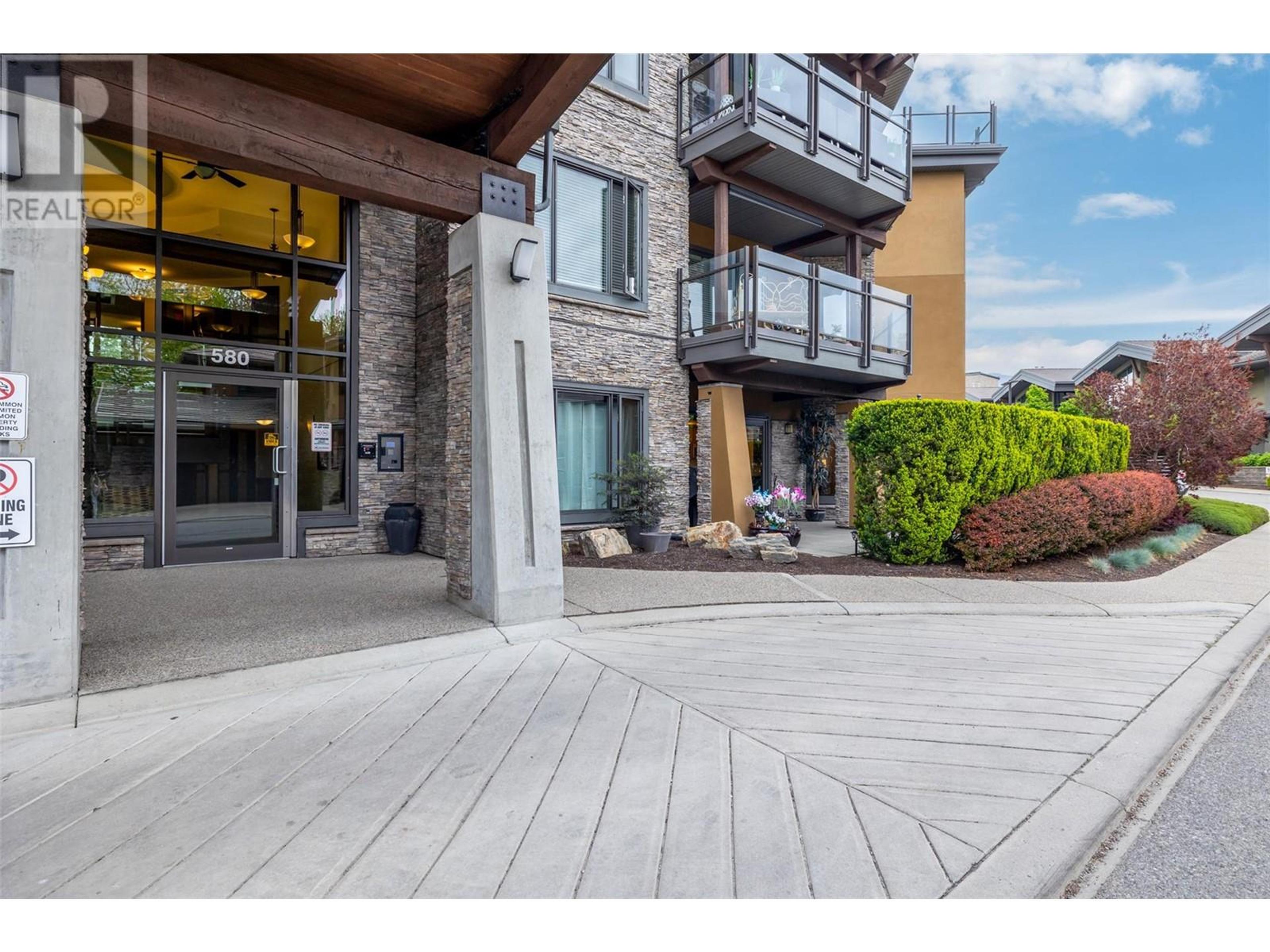 4380 Lakeshore Road, Kelowna - Exteriors - Photo 1