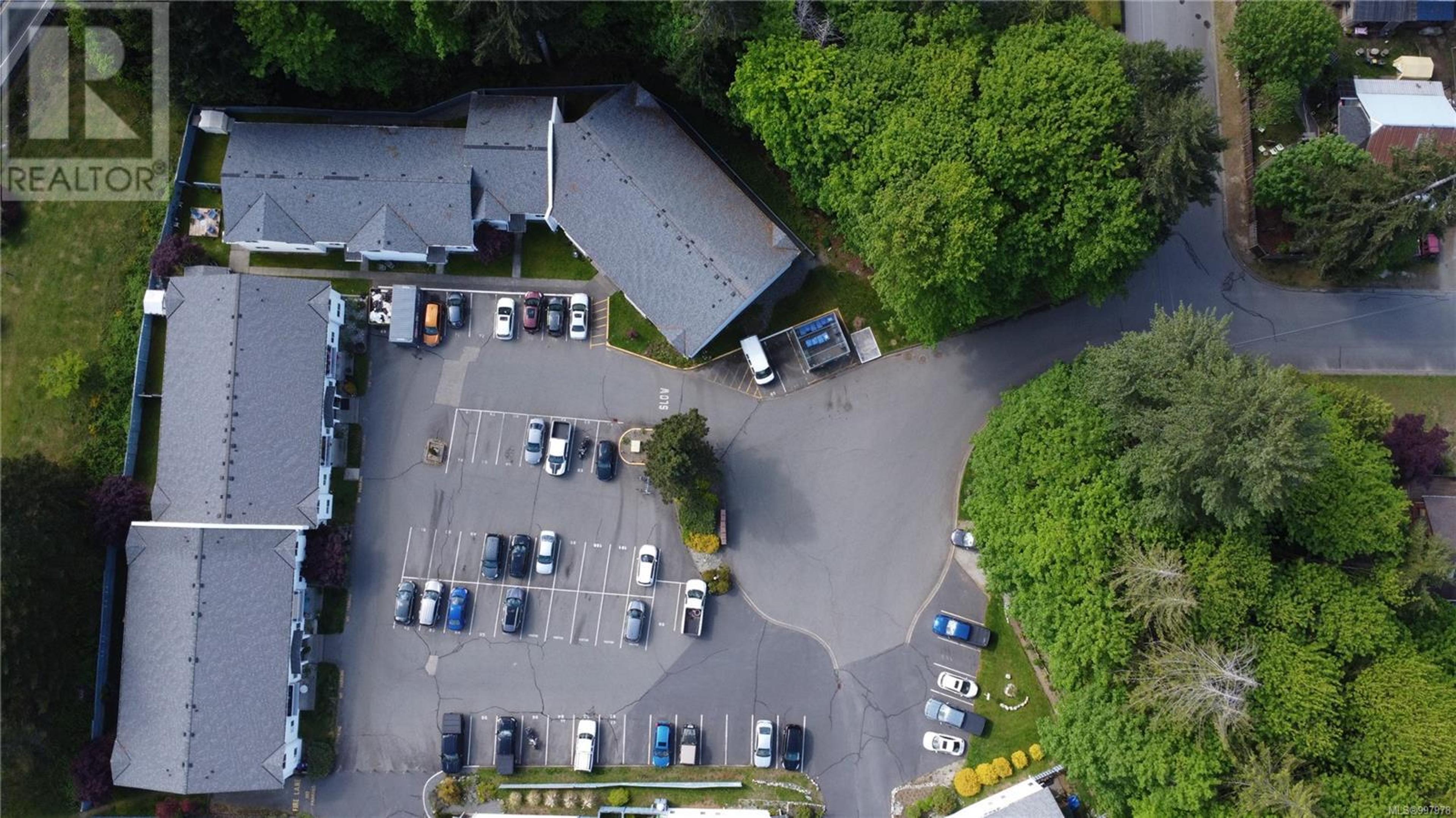 211 Madill Rd, Lake Cowichan - Exteriors - Full Complex View, Drone/Aerial View - Photo 2