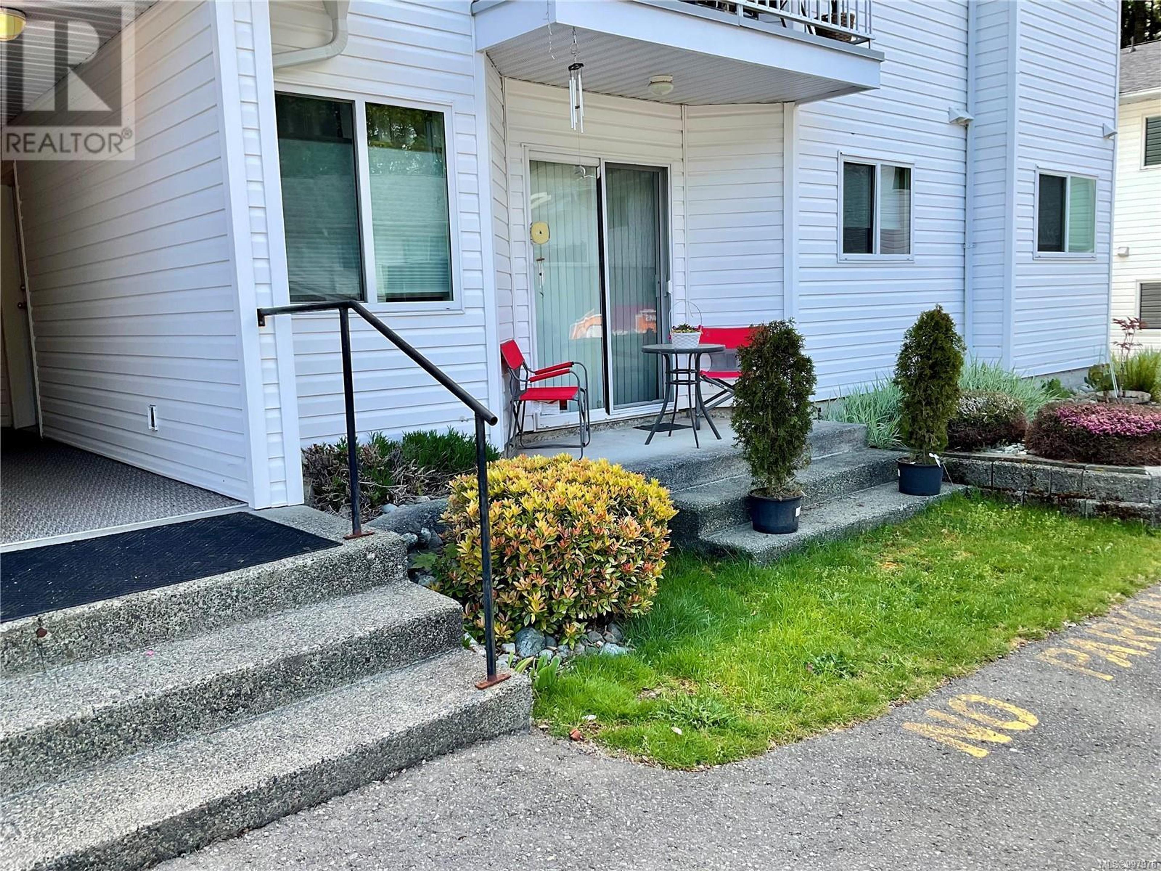 211 Madill Rd, Lake Cowichan - Exteriors - Photo 3