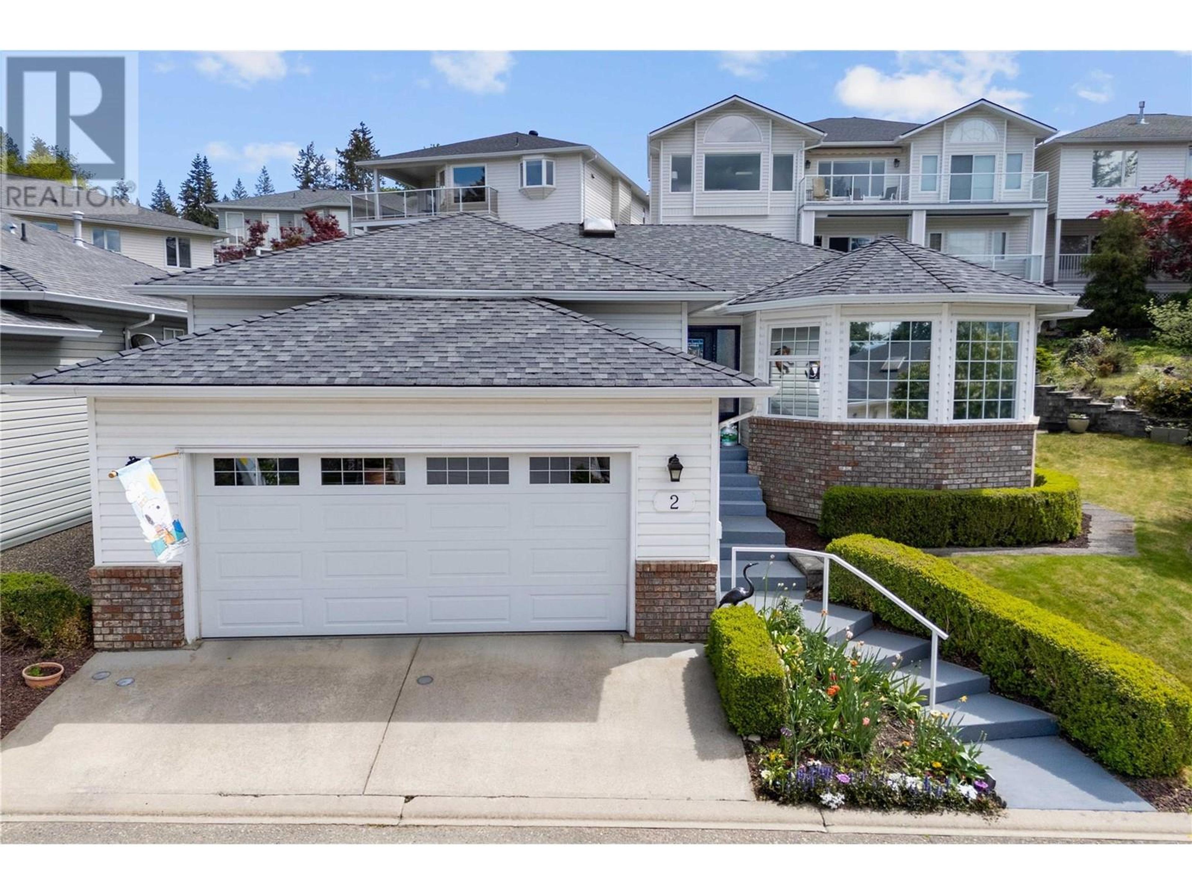 1120 12 Street NE, Salmon Arm - Exteriors - Photo 3