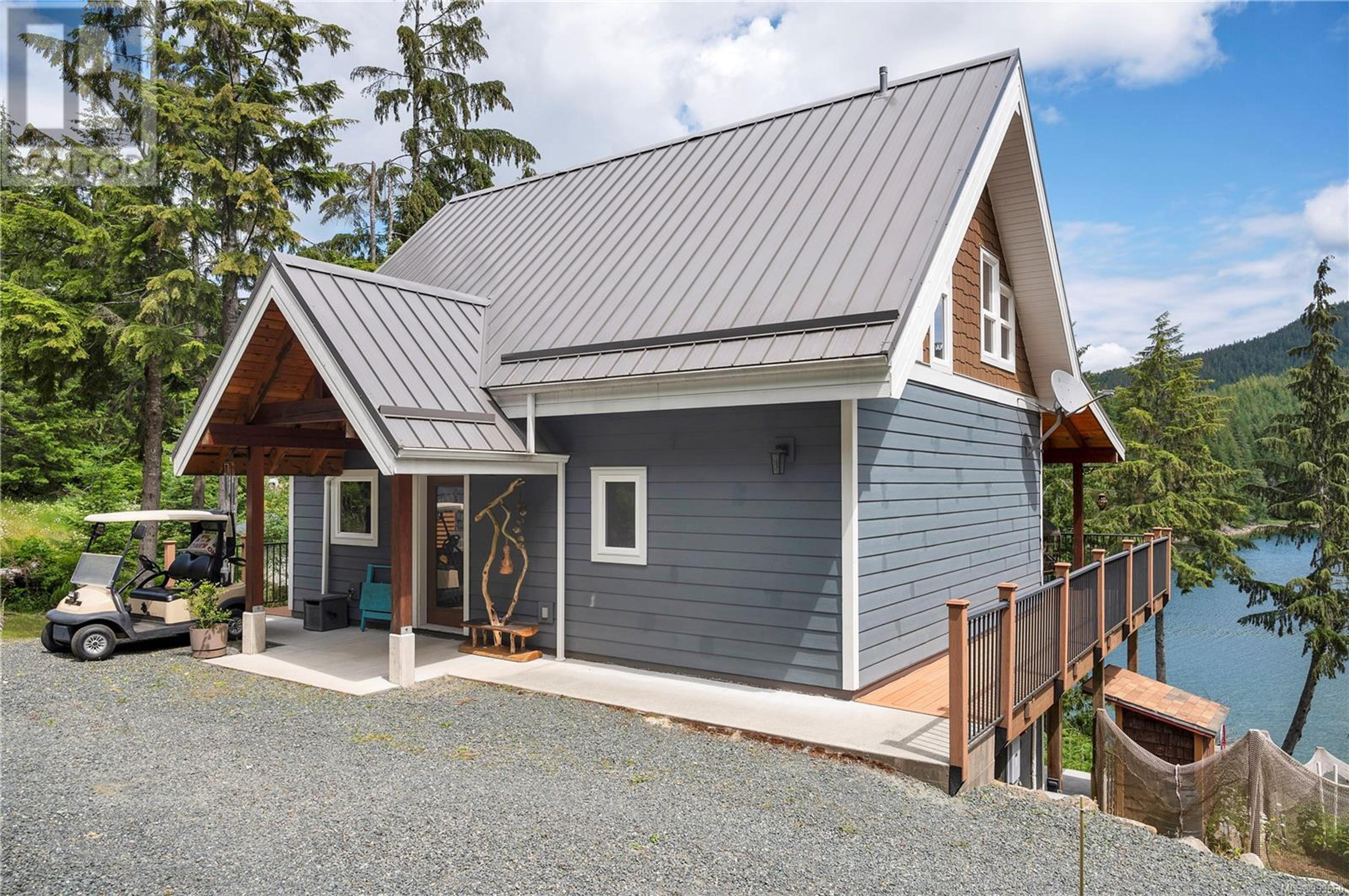 1646 Kanish View Dr, Quadra Island - Exteriors - Photo 1