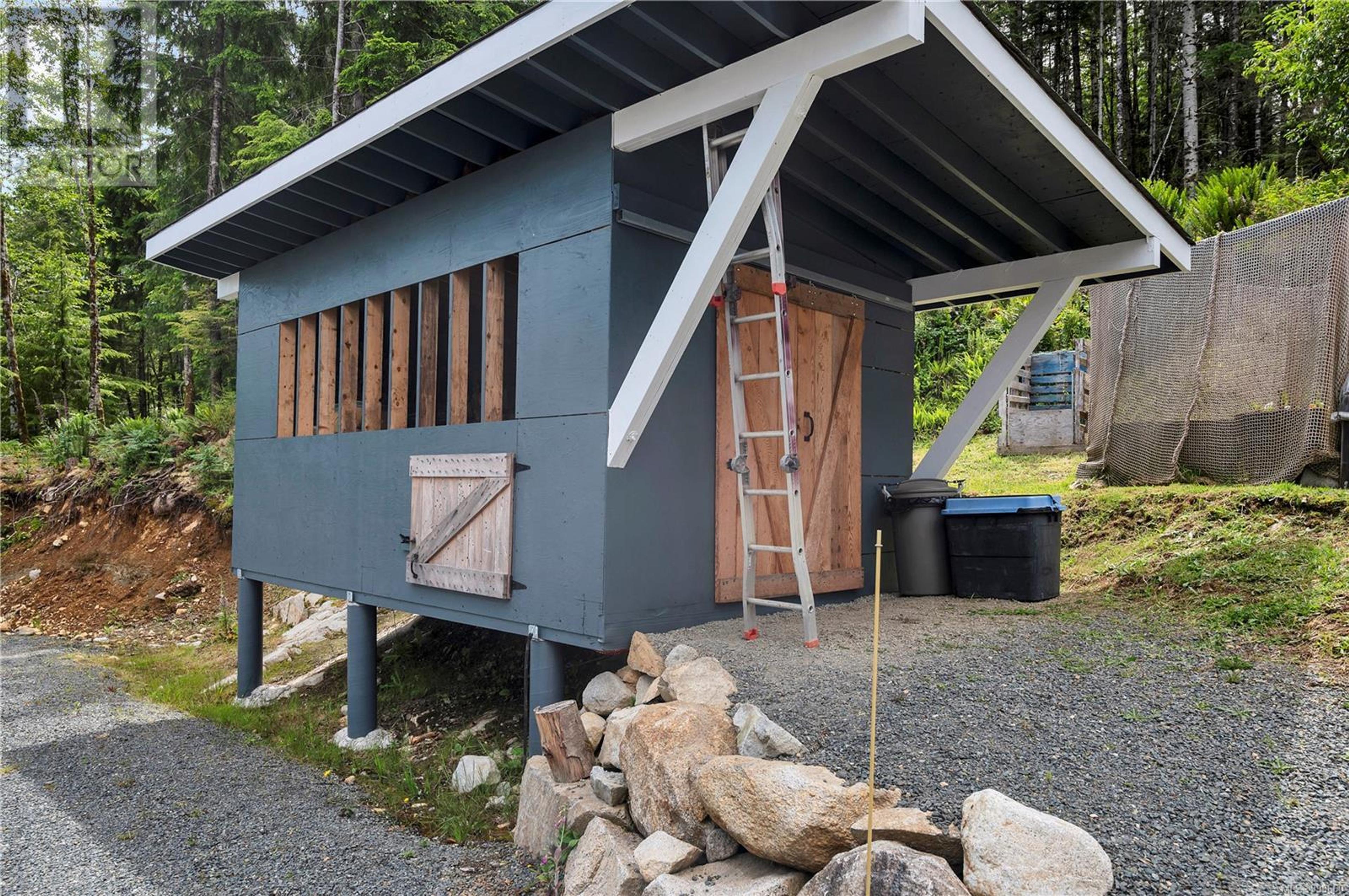 1646 Kanish View Dr, Quadra Island - Exteriors - Photo 6