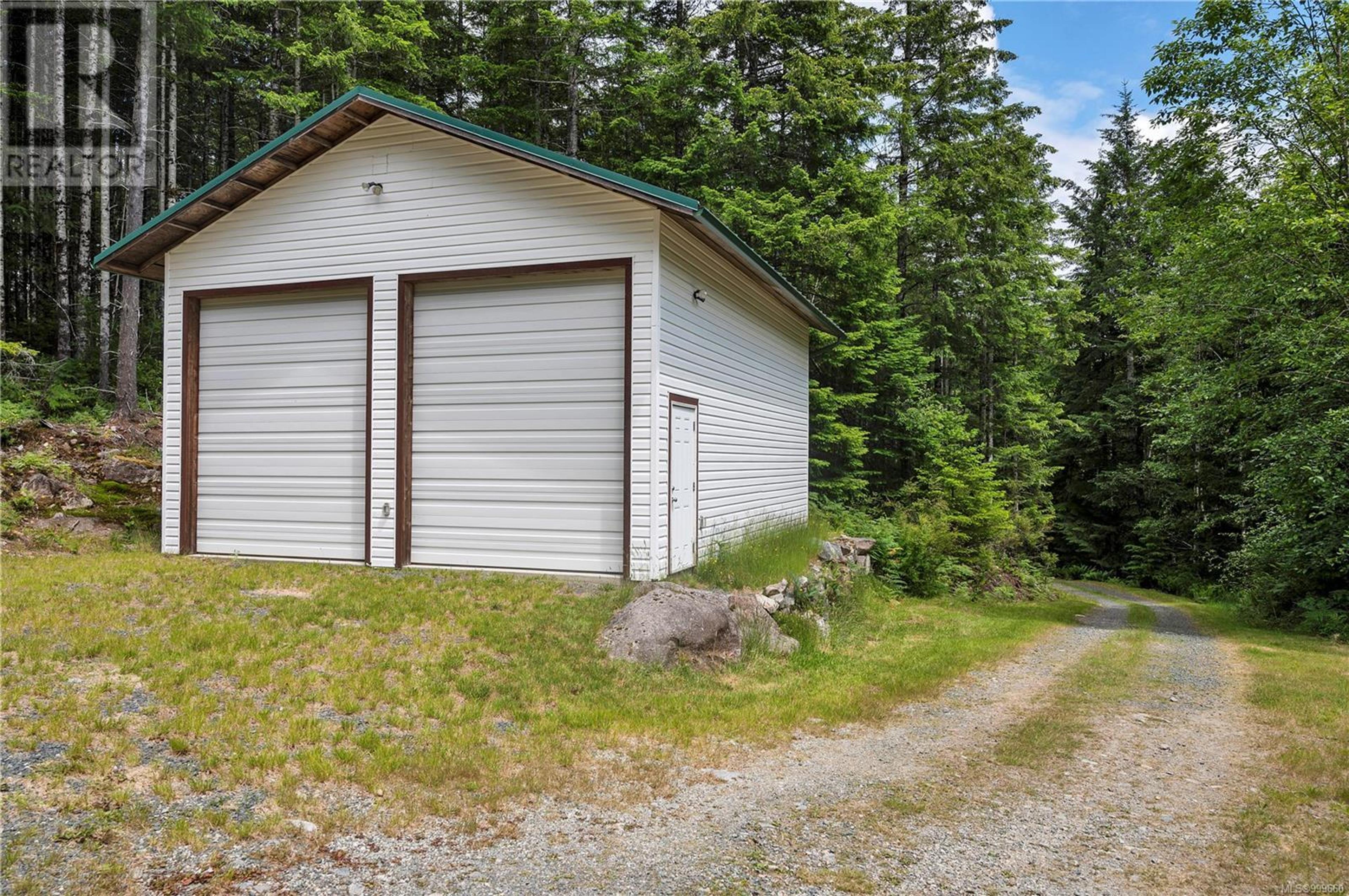 1646 Kanish View Dr, Quadra Island - Exteriors - Photo 7