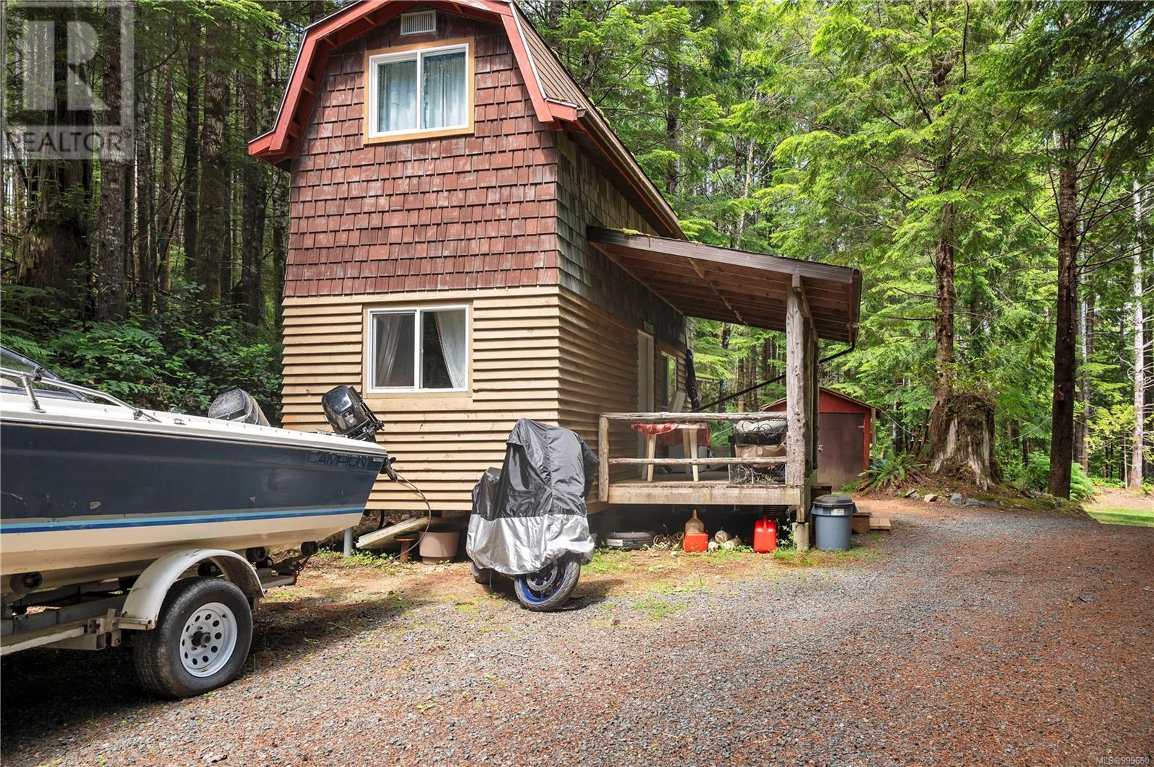 1646 Kanish View Dr, Quadra Island - Exteriors - Photo 9