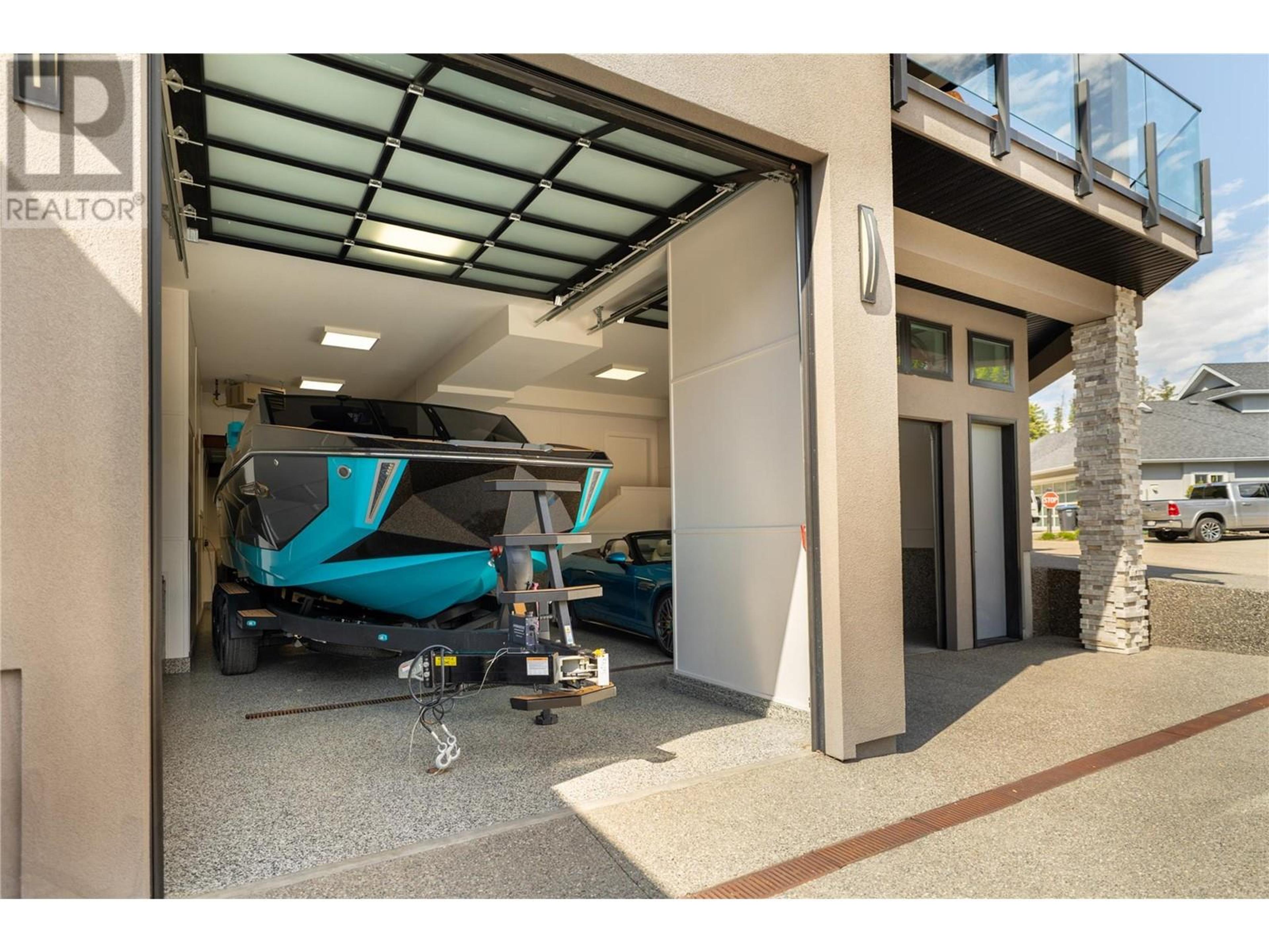 18451 Crystal Waters Road, Lake Country - Exteriors - Photo 8