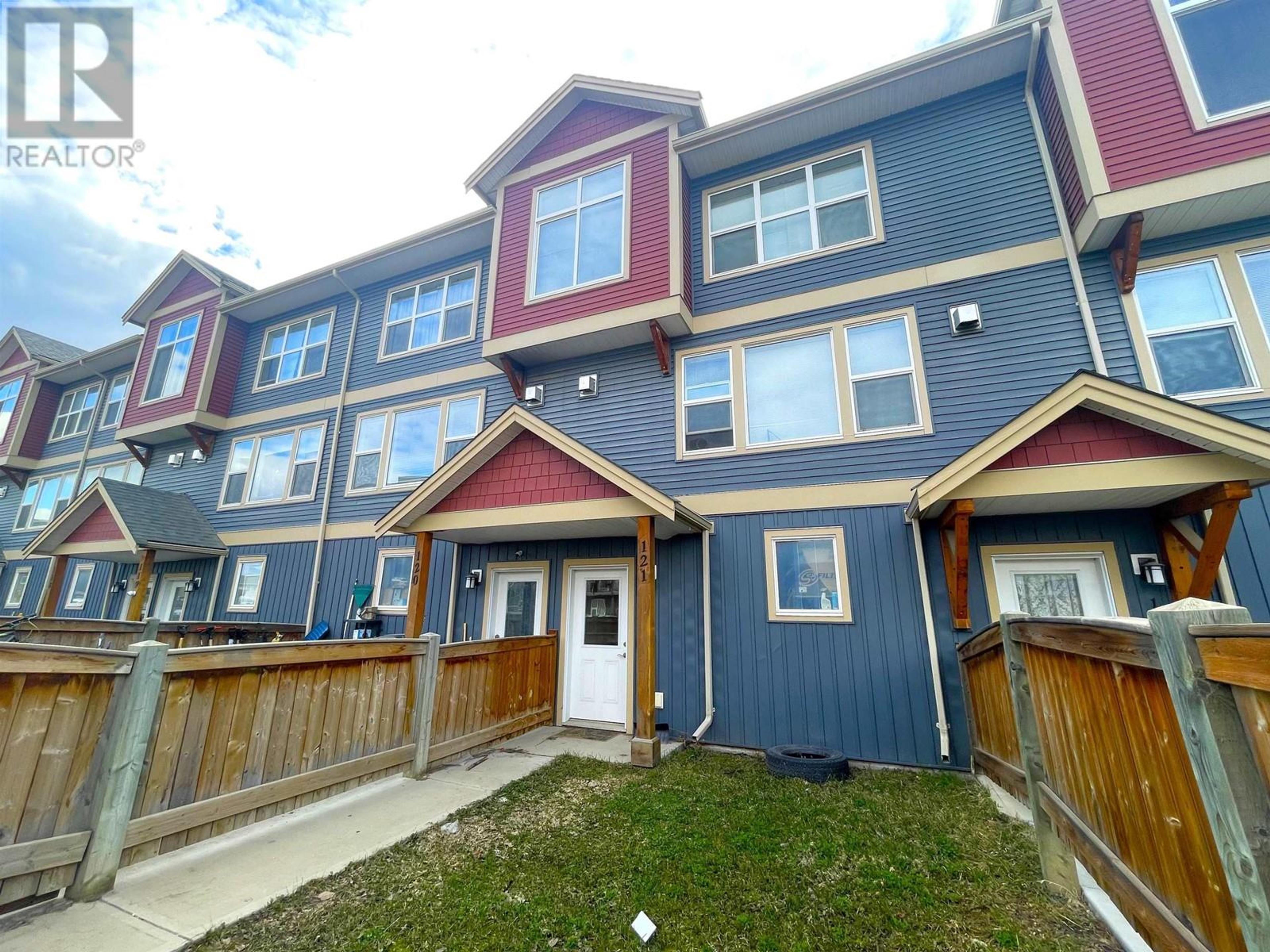 10303 112 STREET, Fort St. John - Exteriors - Full Complex View - Photo 2
